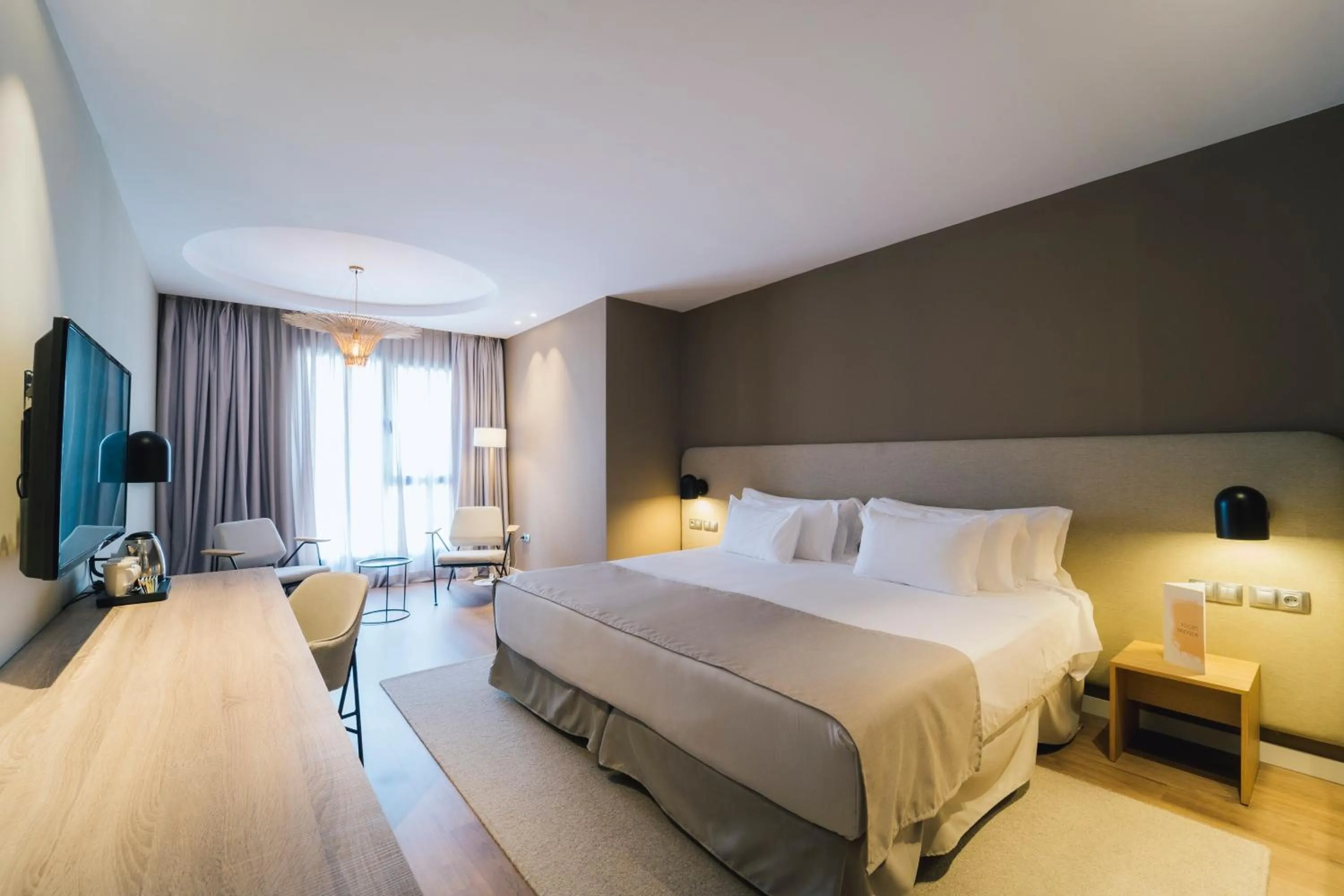 Photo of the whole room, Bed in Barceló Oviedo Cervantes