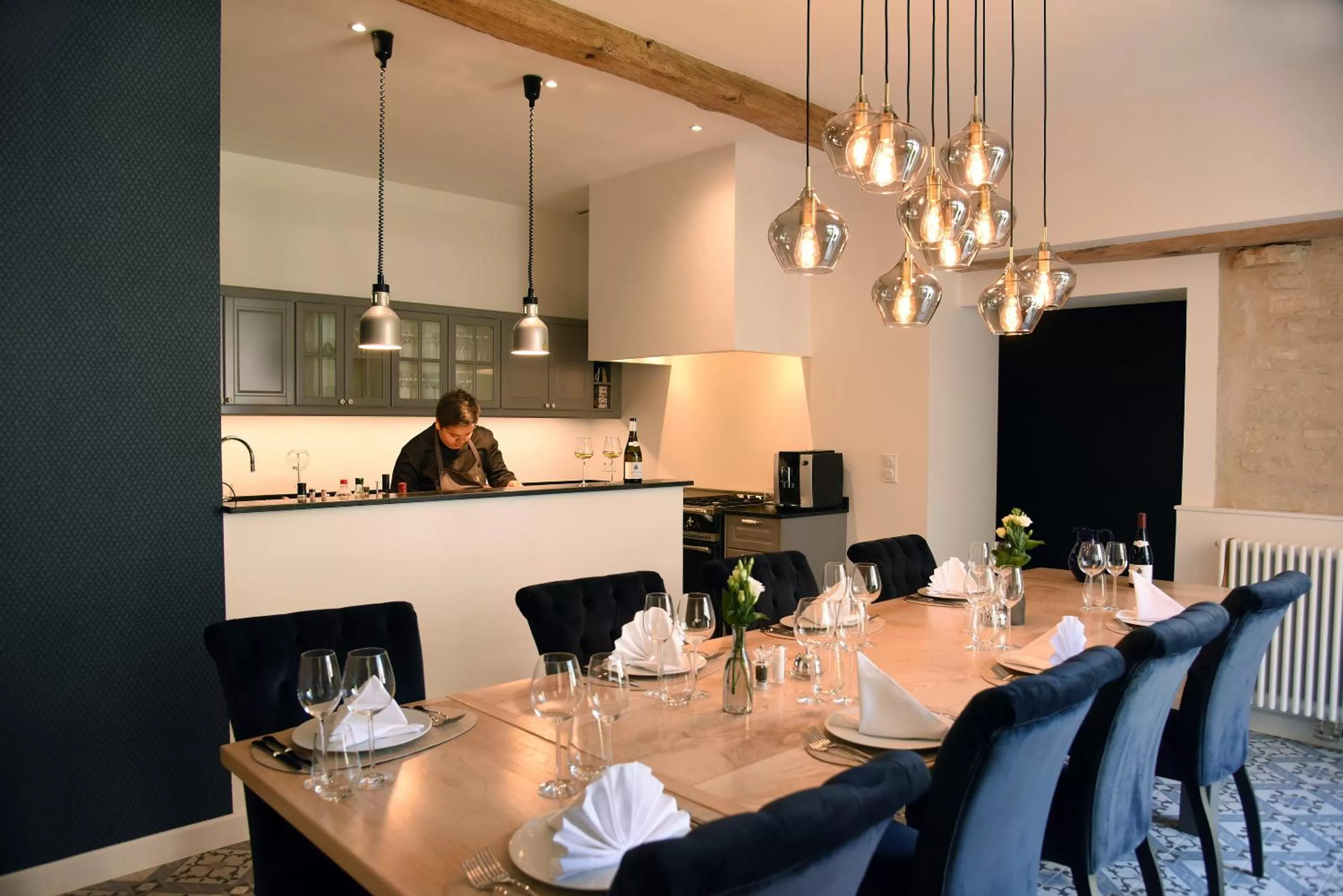 Dinner, Restaurant/Places to Eat in Le Charles V