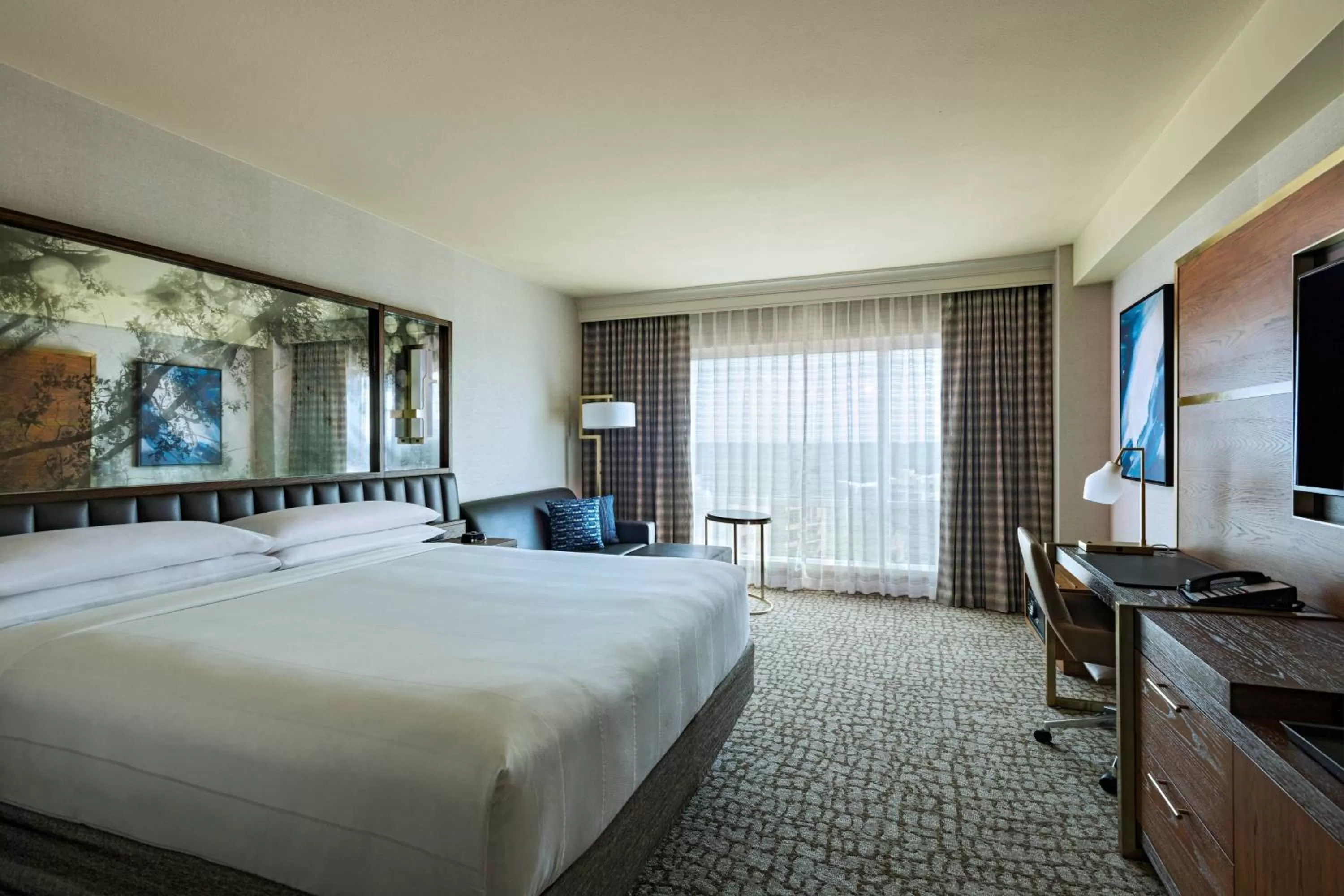 Photo of the whole room, Bed in The Woodlands Waterway Marriott Hotel and Convention Center