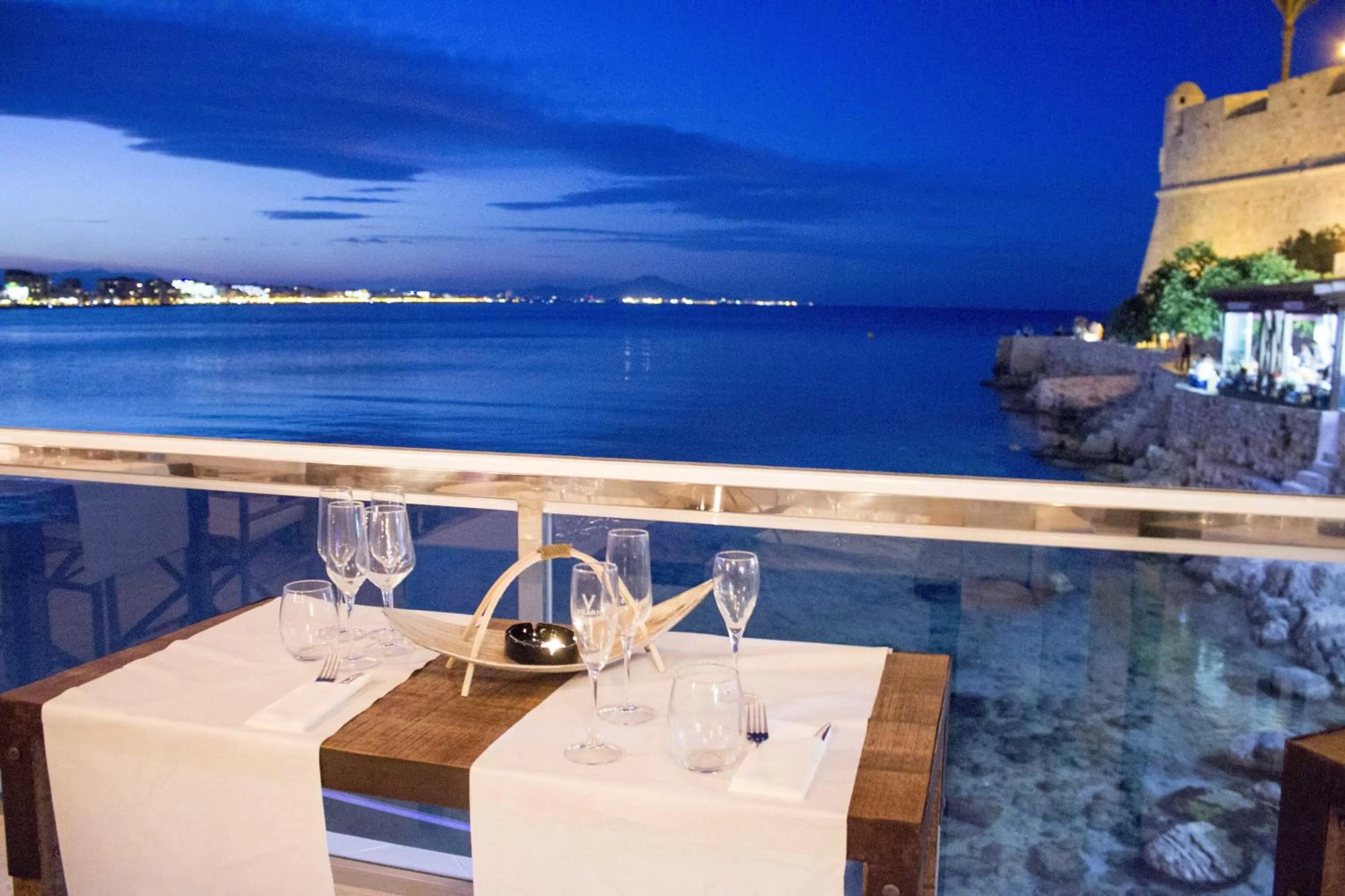 Restaurant/places to eat in Hotel Muva Beach