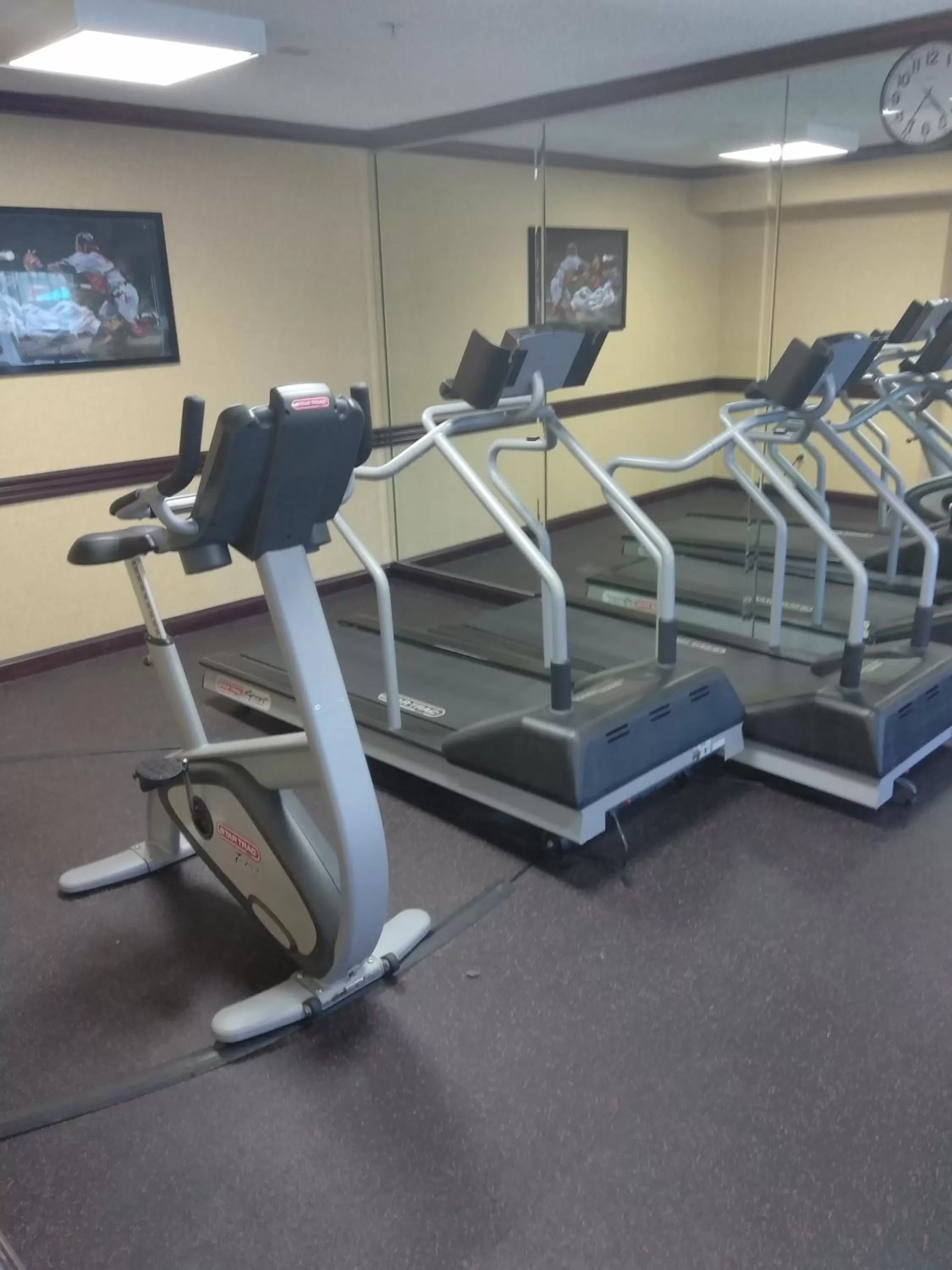 Fitness centre/facilities in Baymont by Wyndham Madison Heights Detroit Area