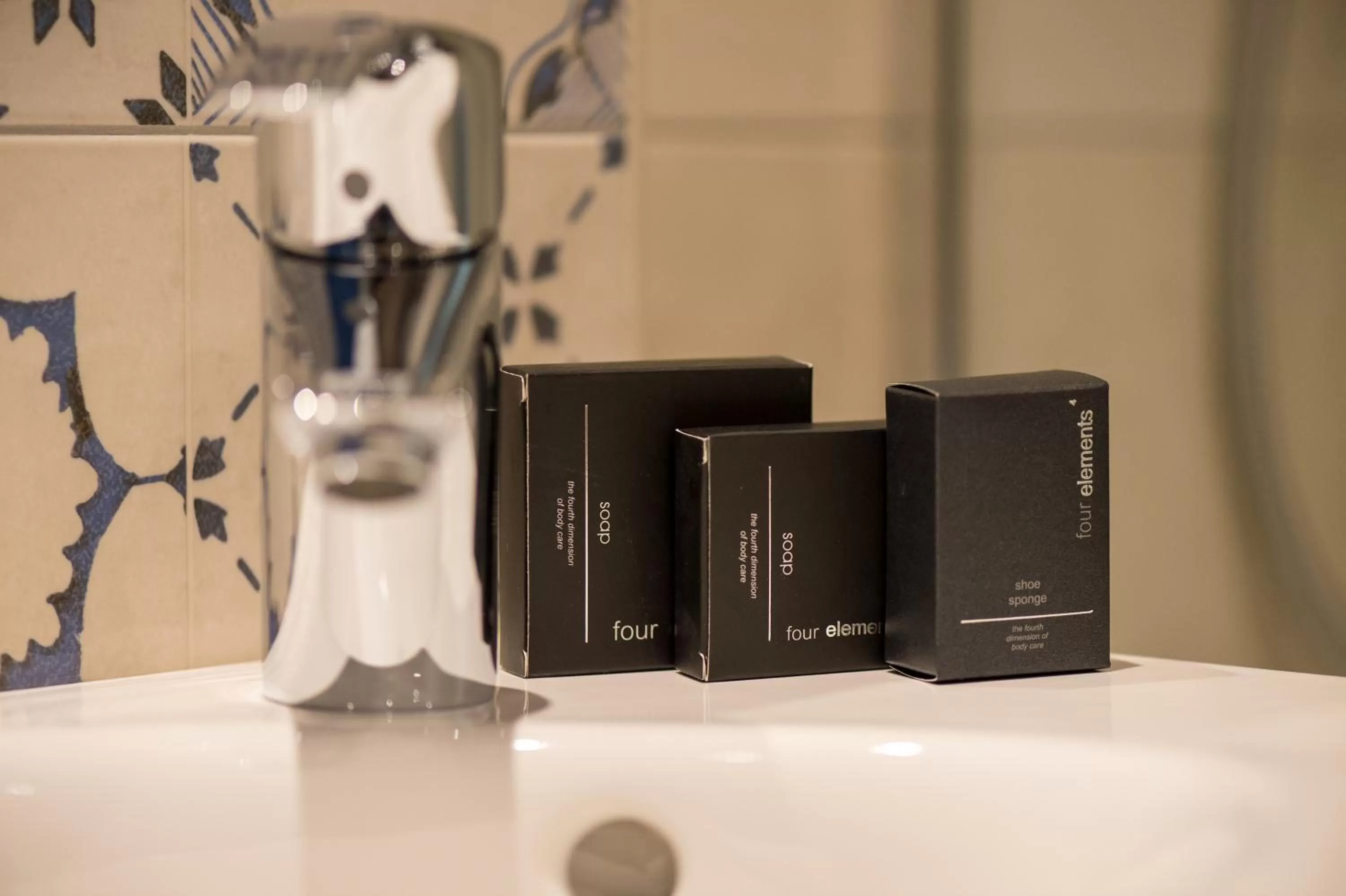 Shower in Three Corners Lifestyle Hotel