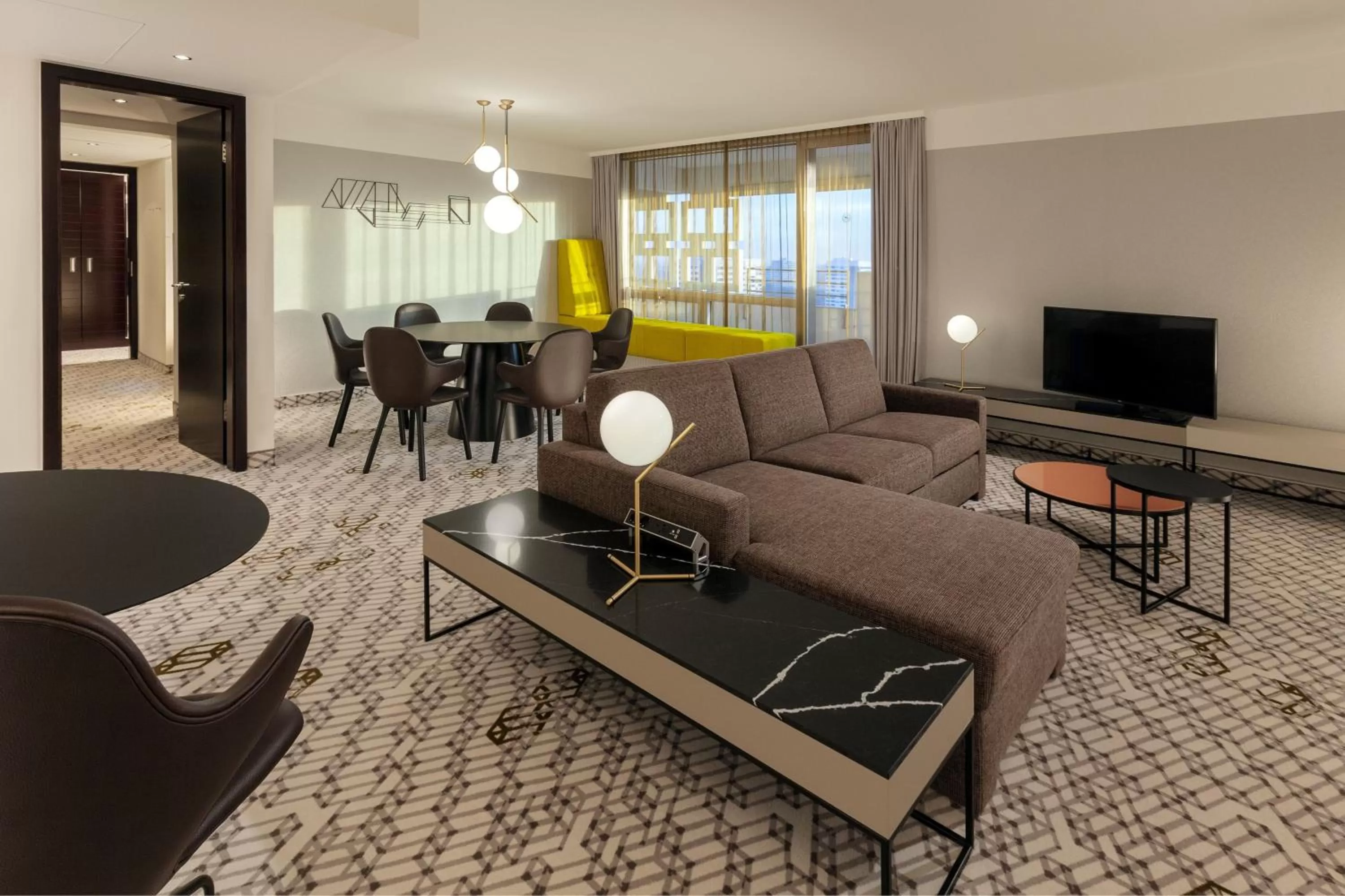 Living room in Four Points by Sheraton Munich Arabellapark