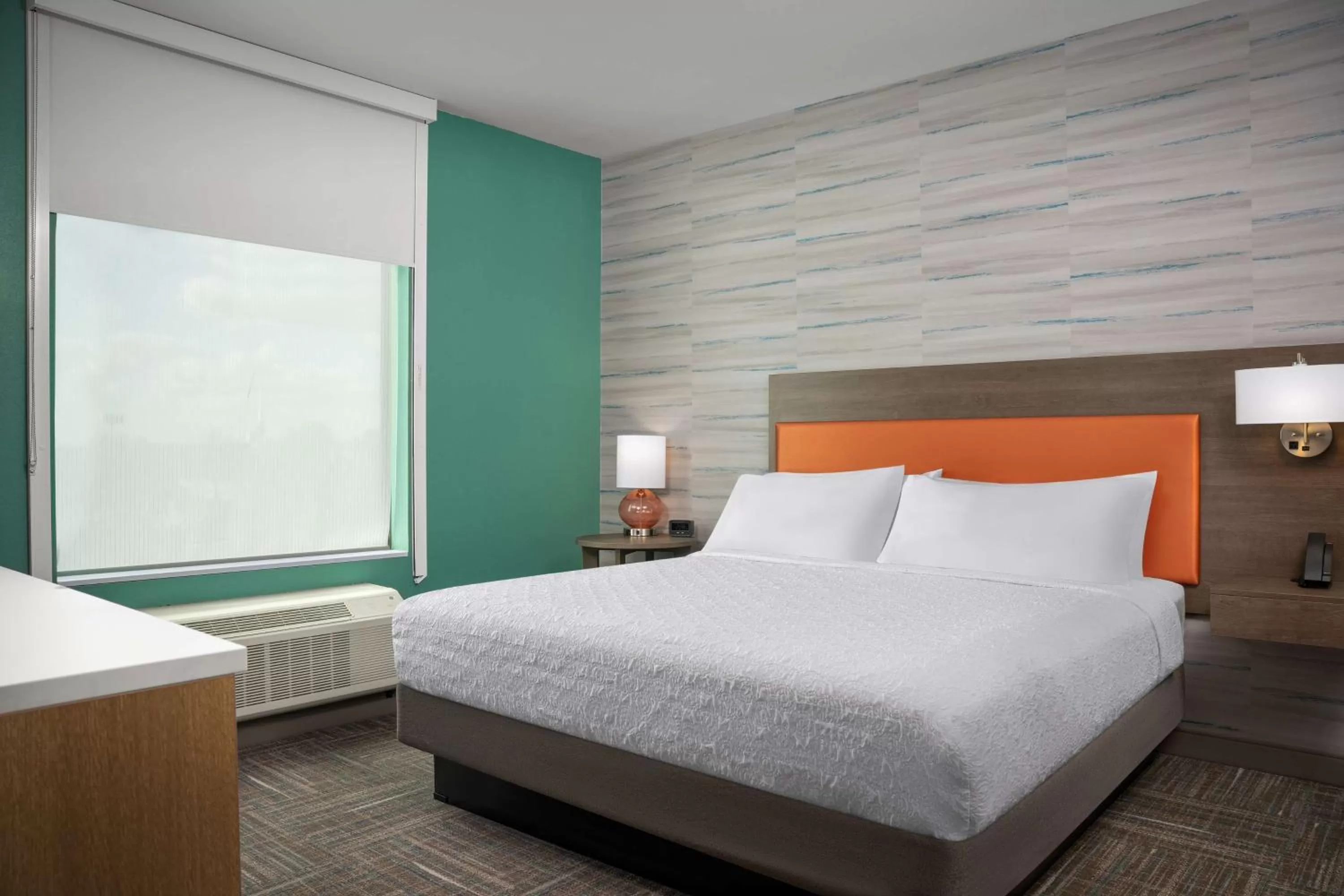 Bed in Home2 Suites By Hilton Cullman