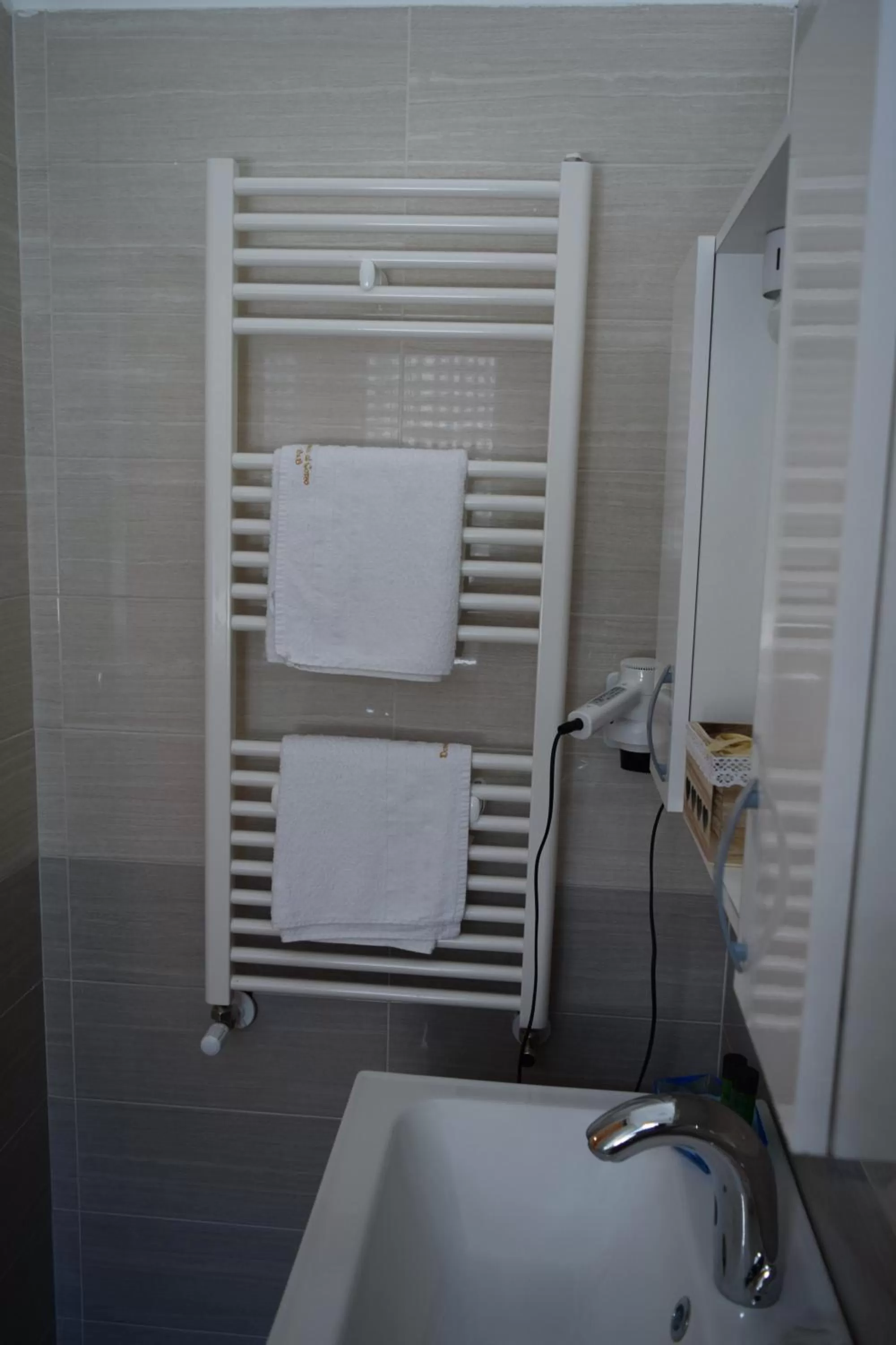 Shower, Bathroom in DomuS al Corso B&B