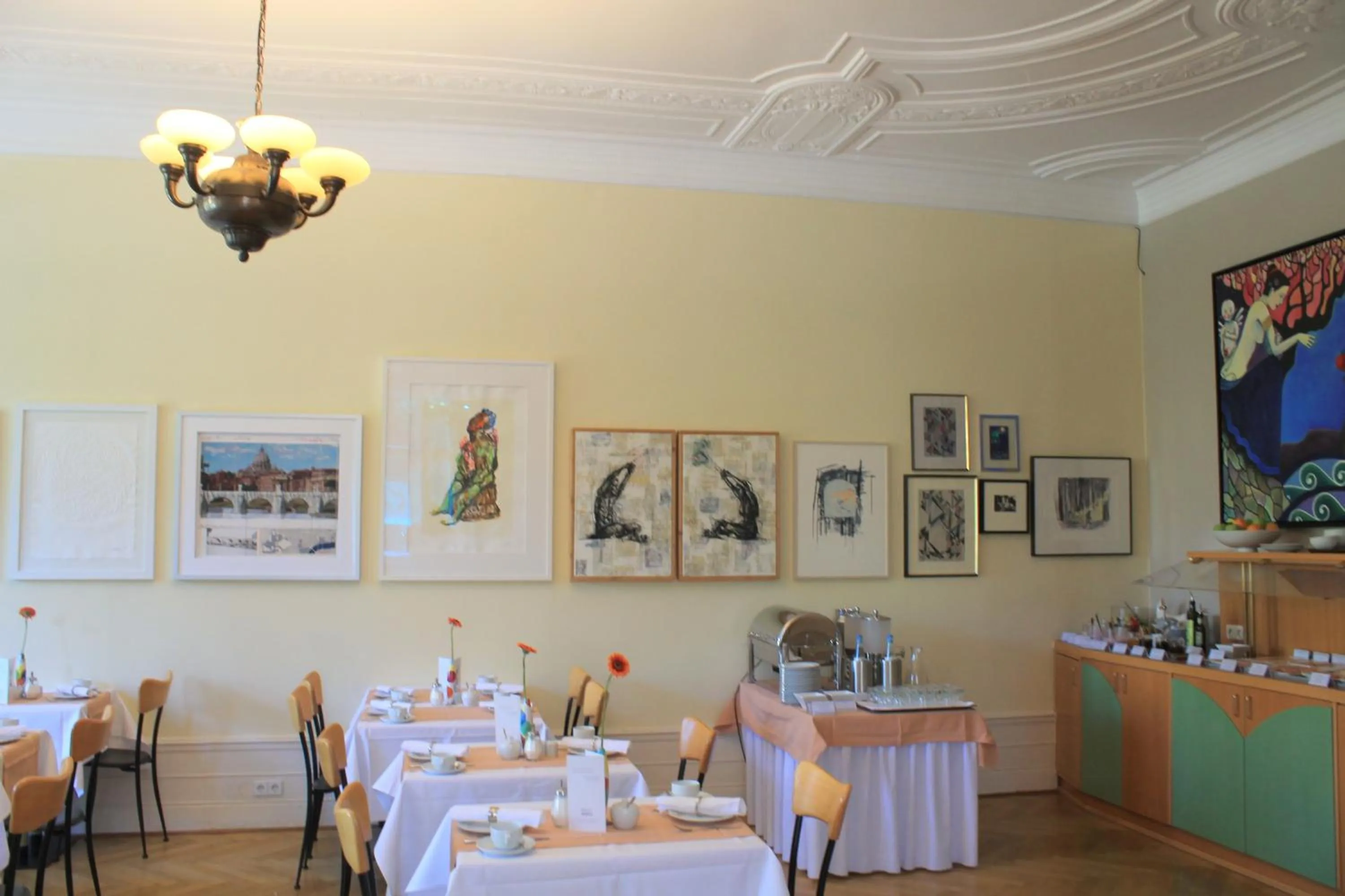 Restaurant/places to eat in Hotel Hansablick