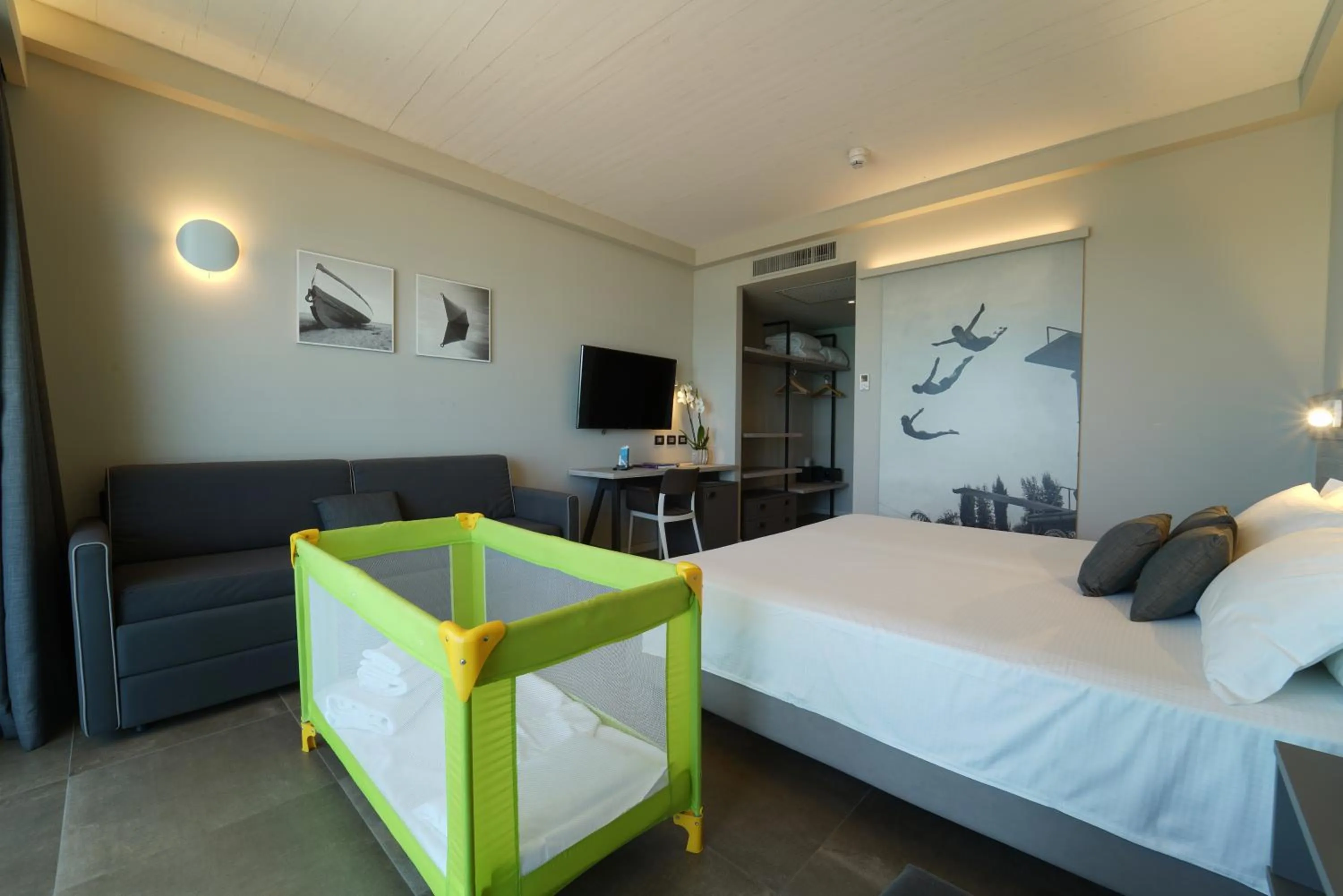 Bed in Nautilus Family Hotel