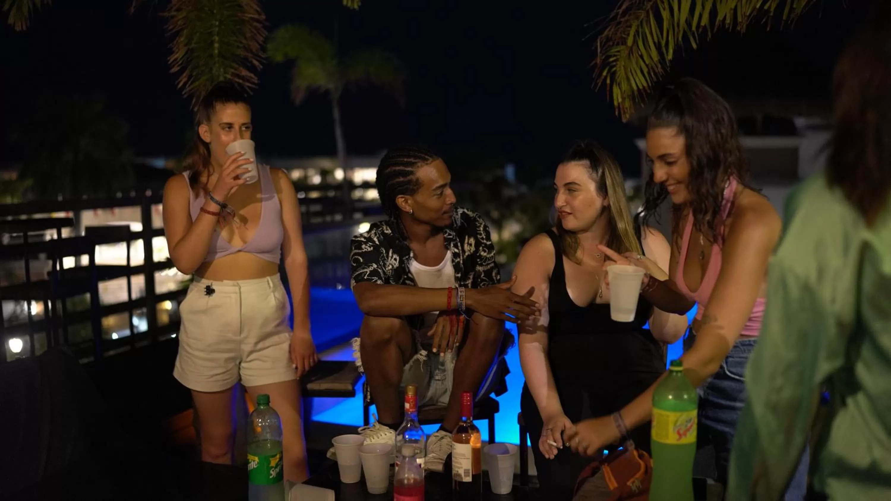 Night in Maui hostel playa del carmen