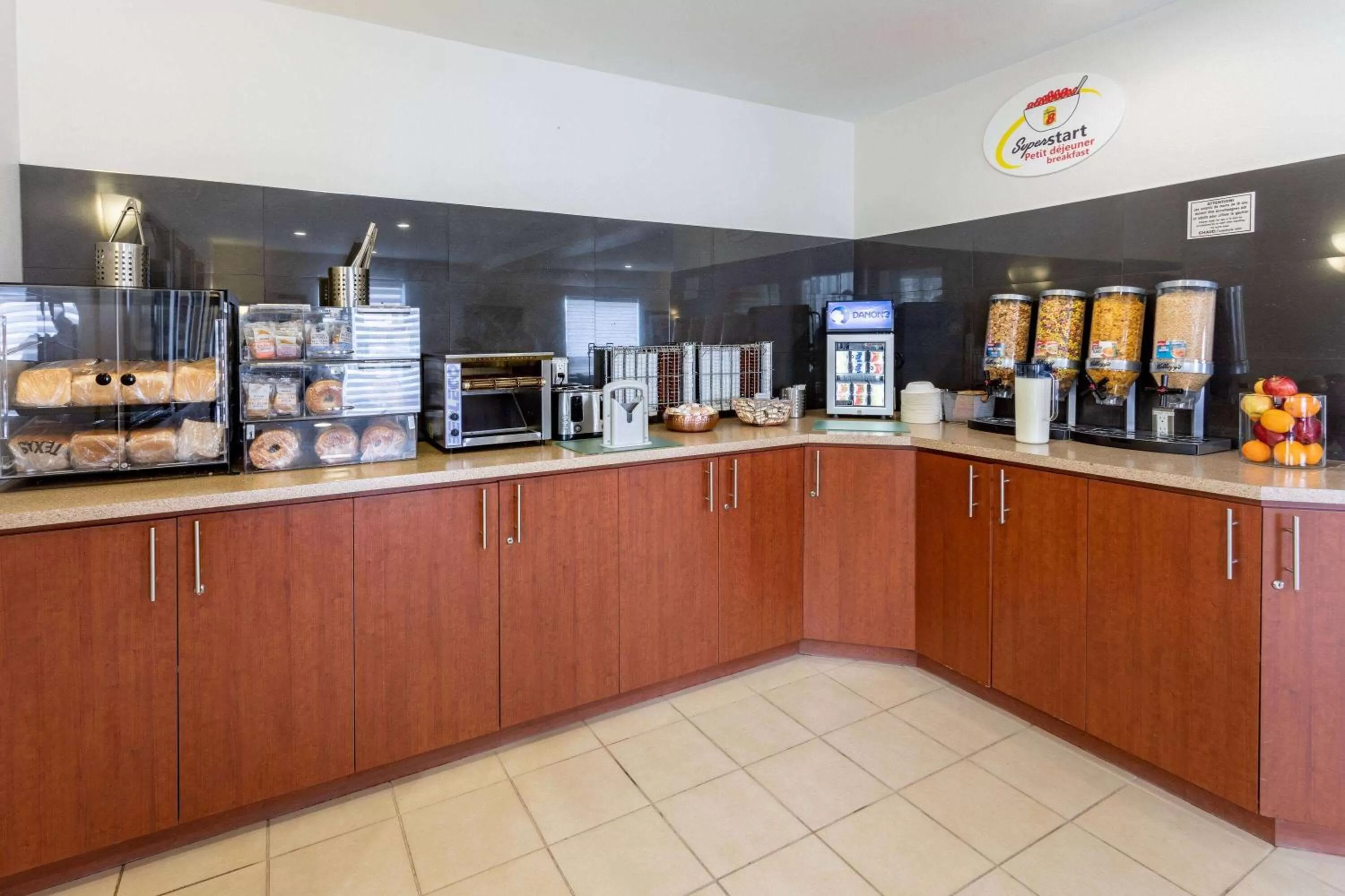 Breakfast in Super 8 by Wyndham Trois-Rivieres