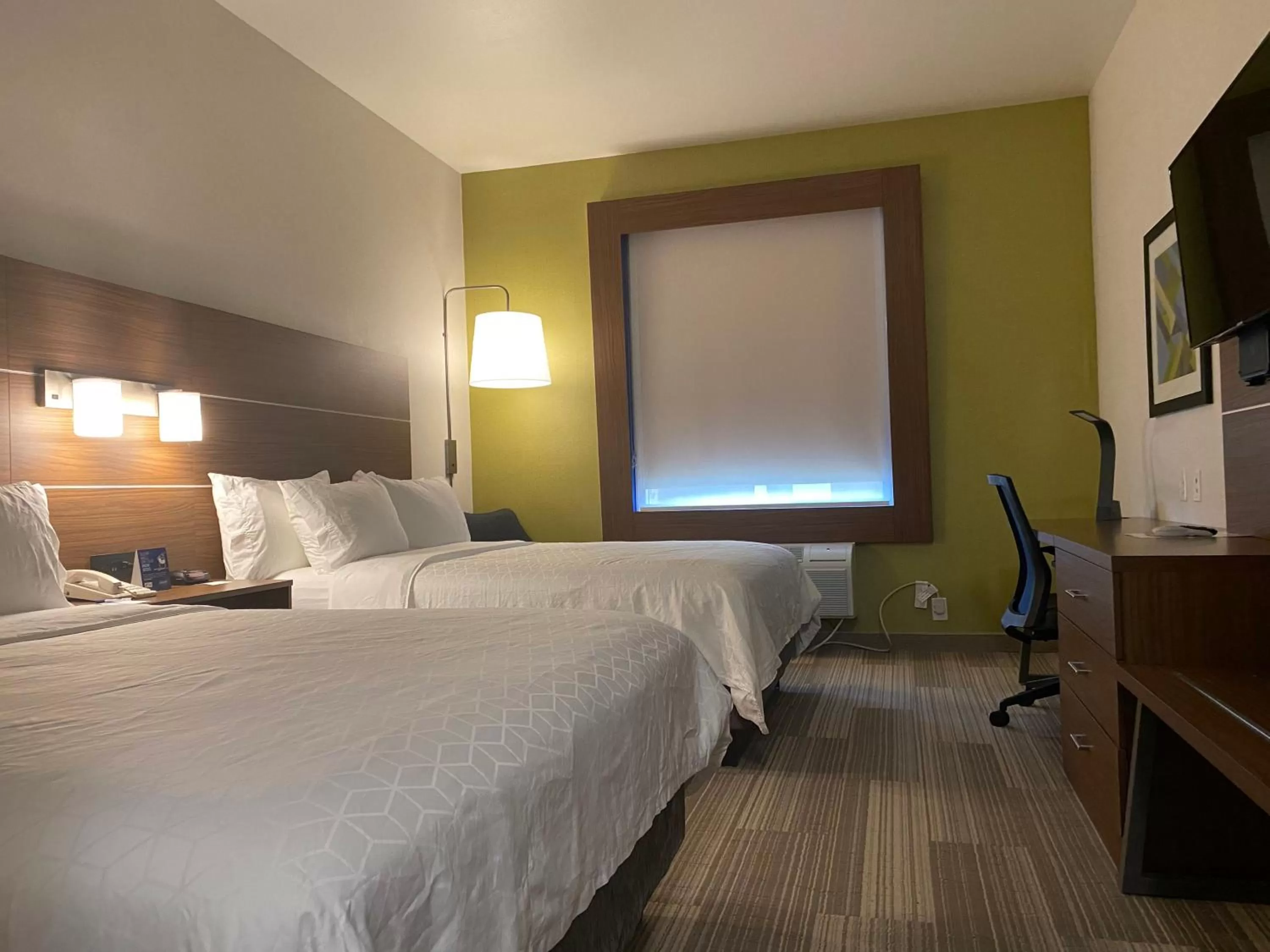 Photo of the whole room, Bed in Holiday Inn Express & Suites Beaumont - Oak Valley by IHG