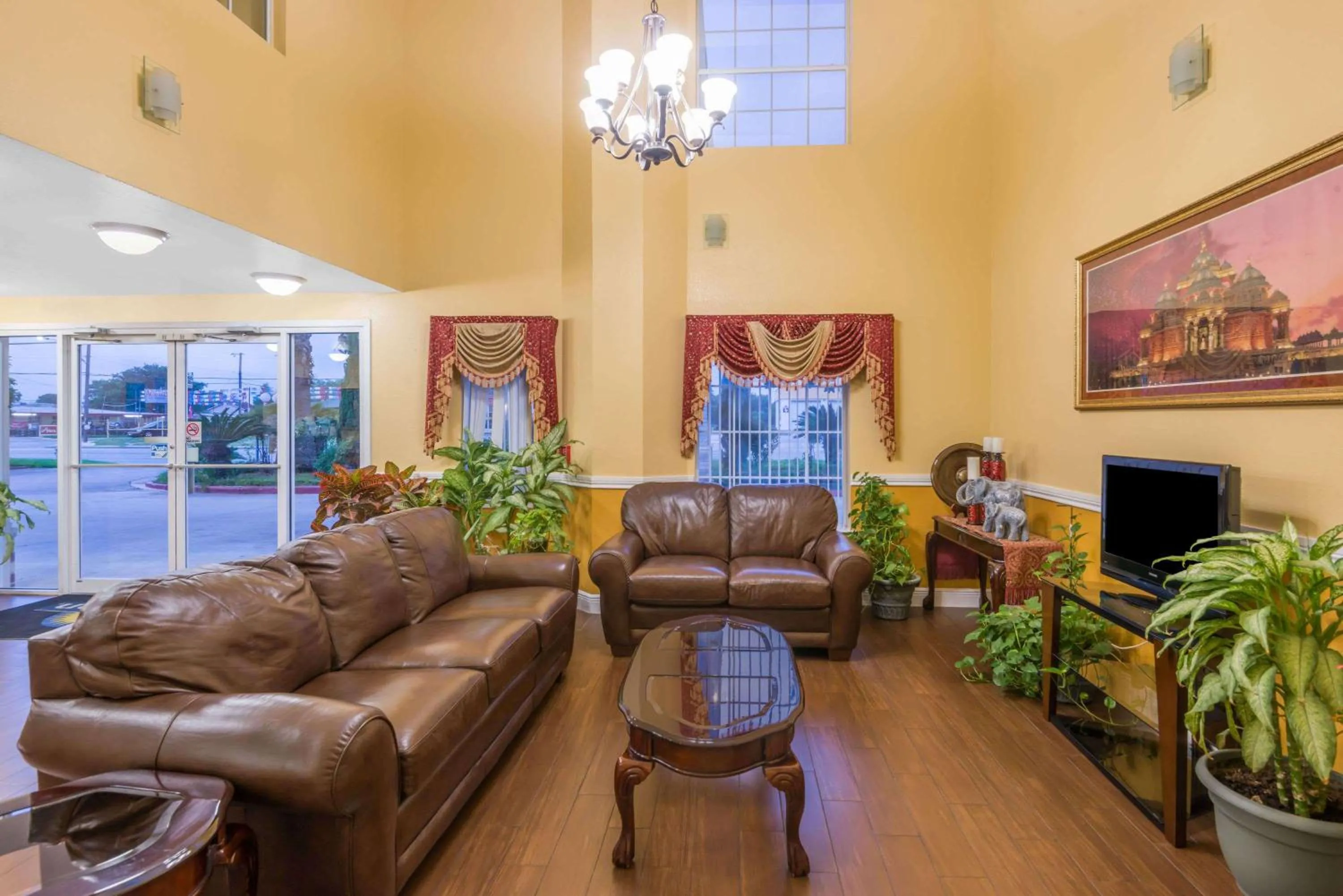 Lobby or reception in Days Inn by Wyndham San Antonio Southeast Frost Bank Center