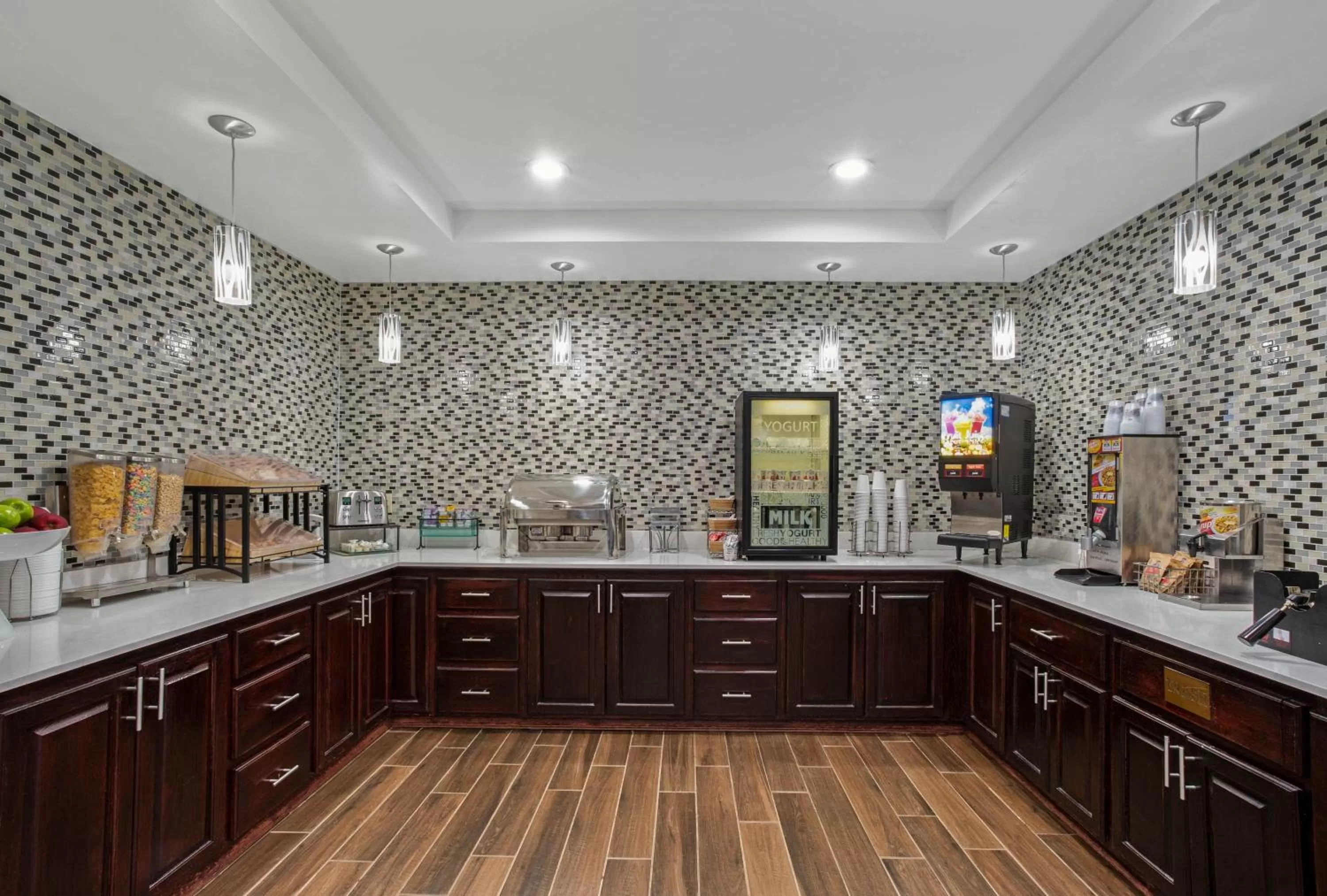 Breakfast in La Quinta by Wyndham Norwich-Plainfield-Casino