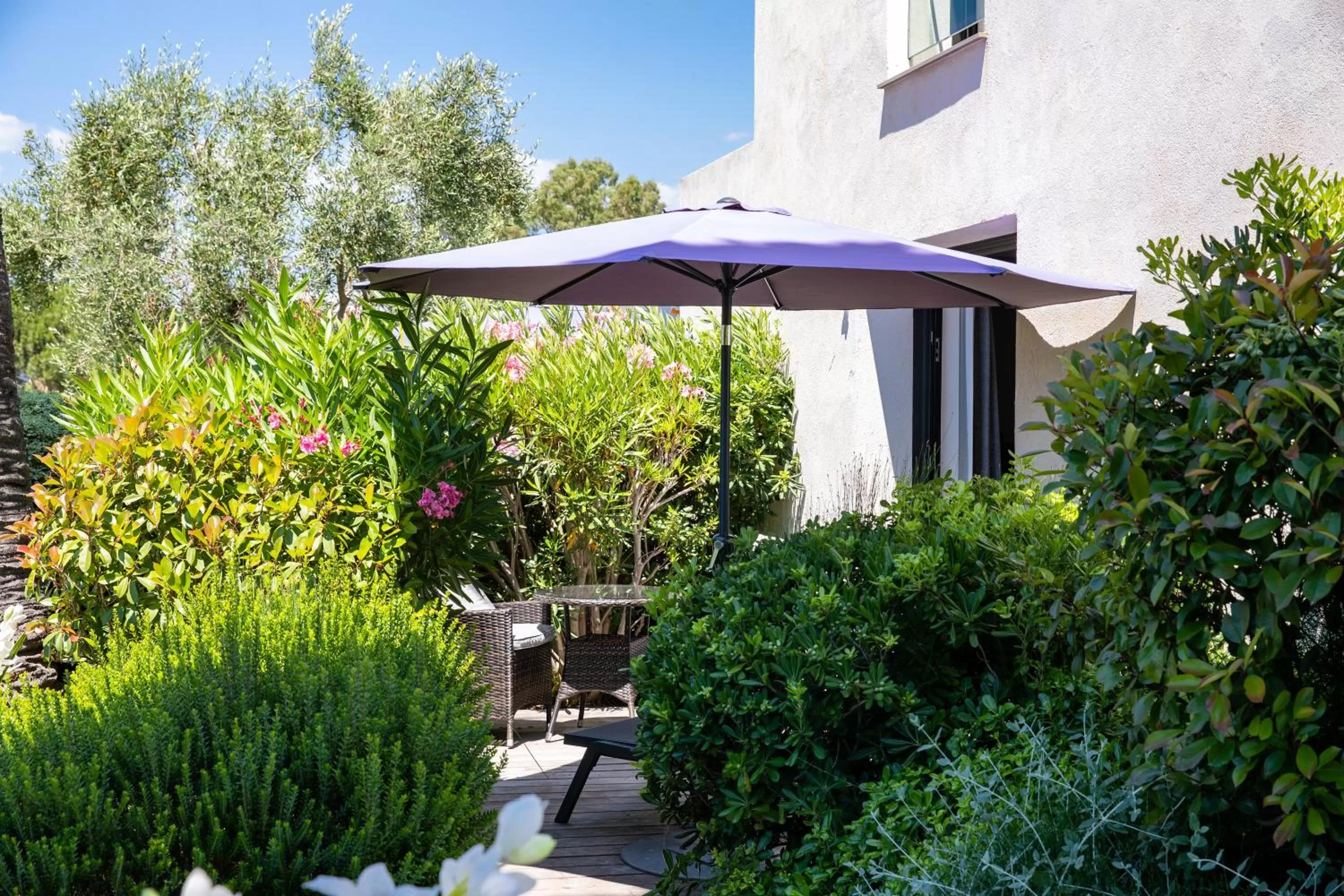 Patio in Hotel le Mandala