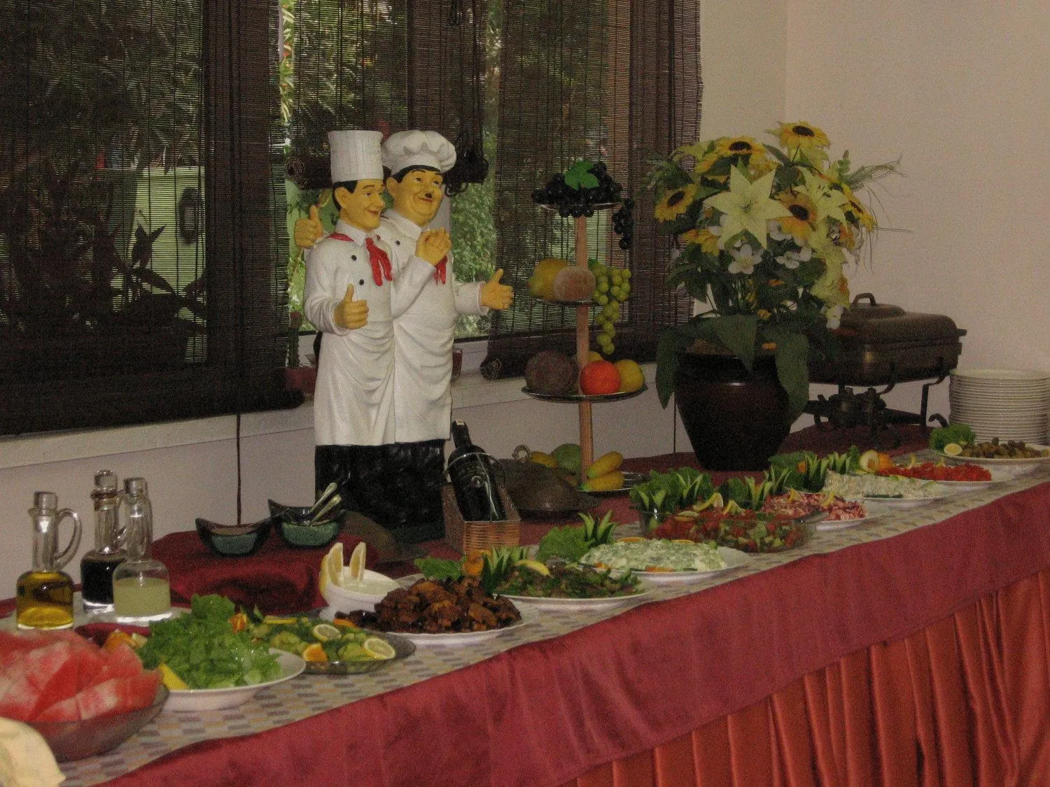 Restaurant/places to eat in Ataer Hotel