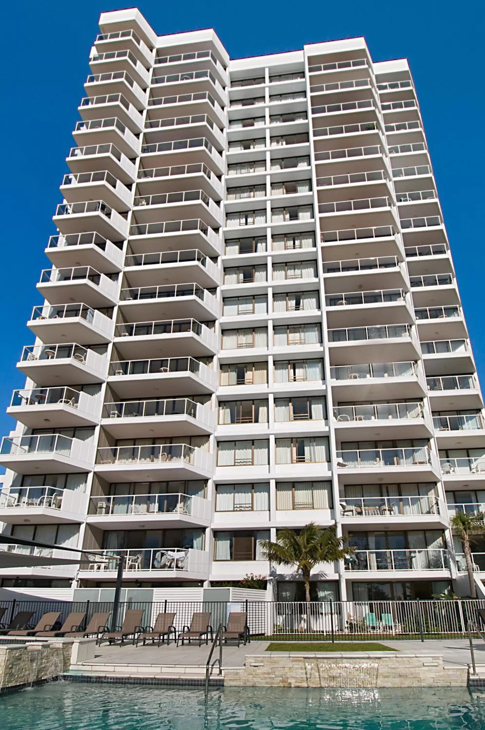 Facade/entrance in South Pacific Plaza - Official