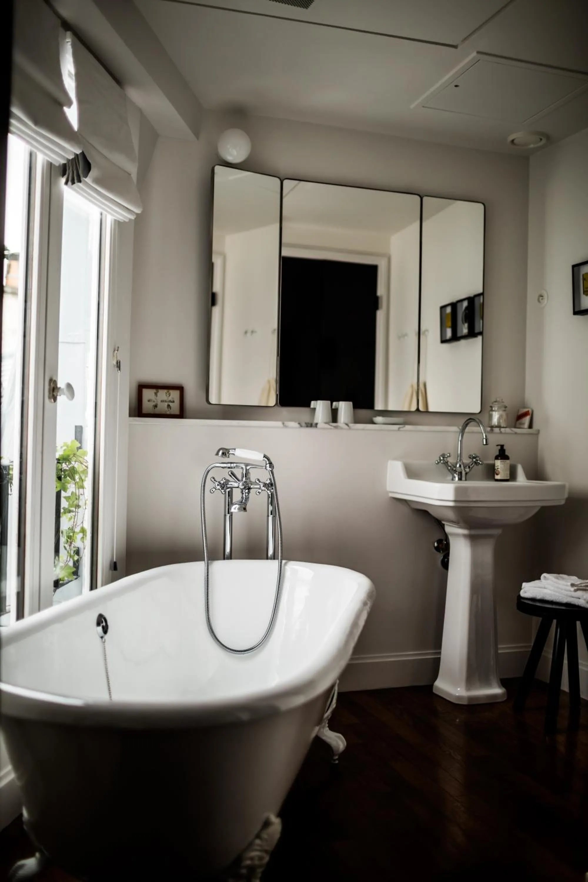 Photo of the whole room in Le Pigalle, a Member of Design Hotels