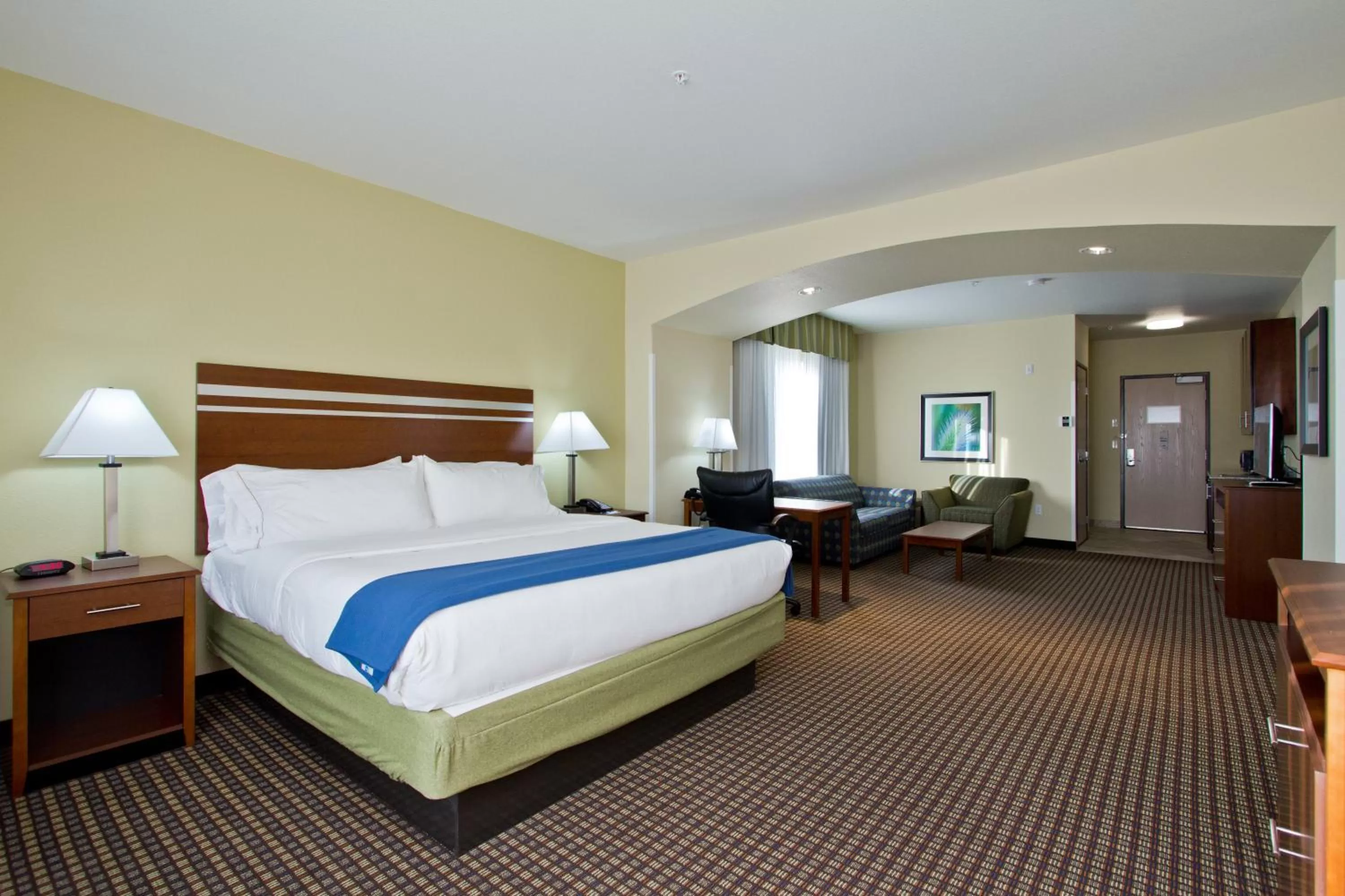 Photo of the whole room, Bed in Holiday Inn Express and Suites Denver East Peoria Street by IHG