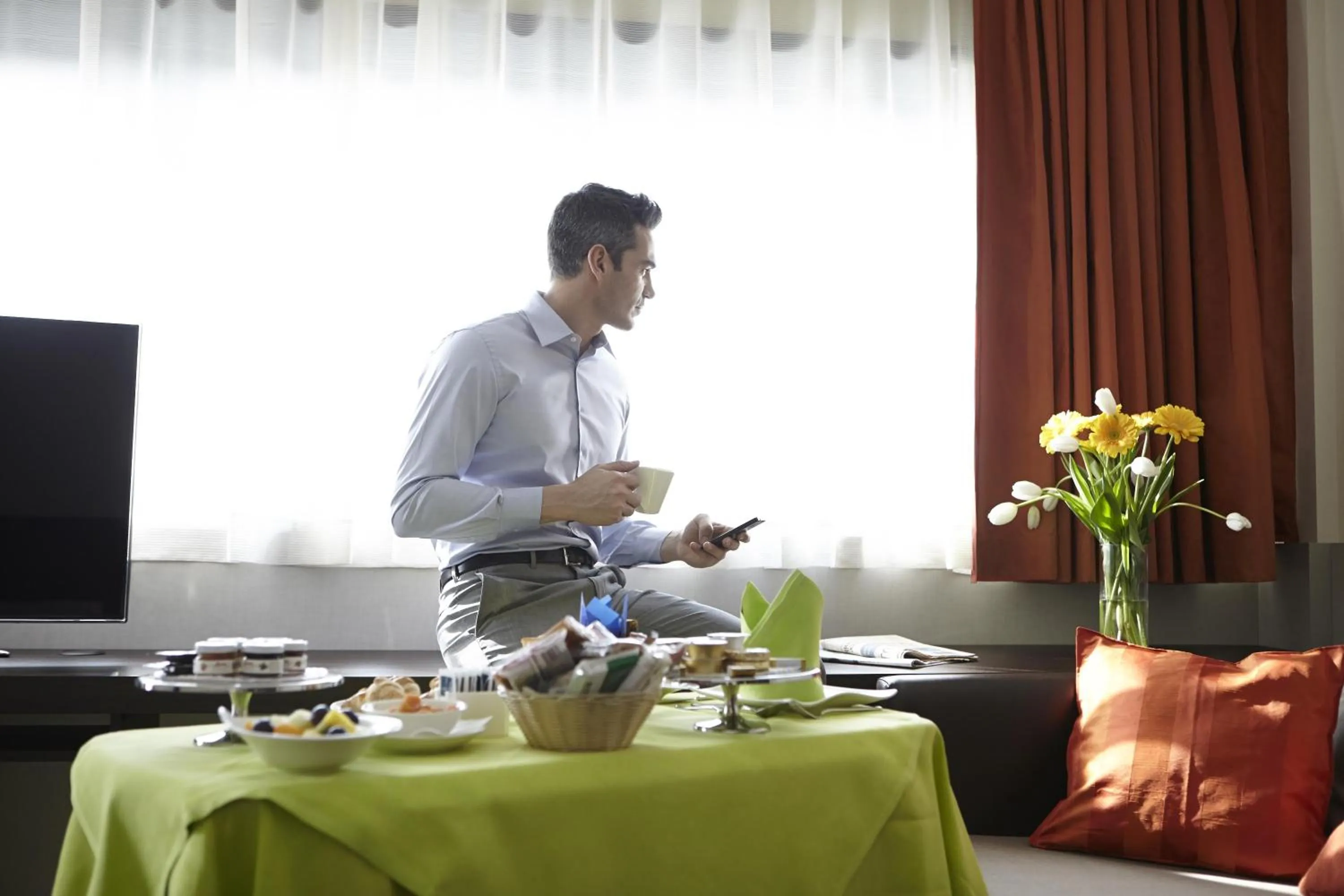 Food and drinks in RMH MODENA DES ARTS