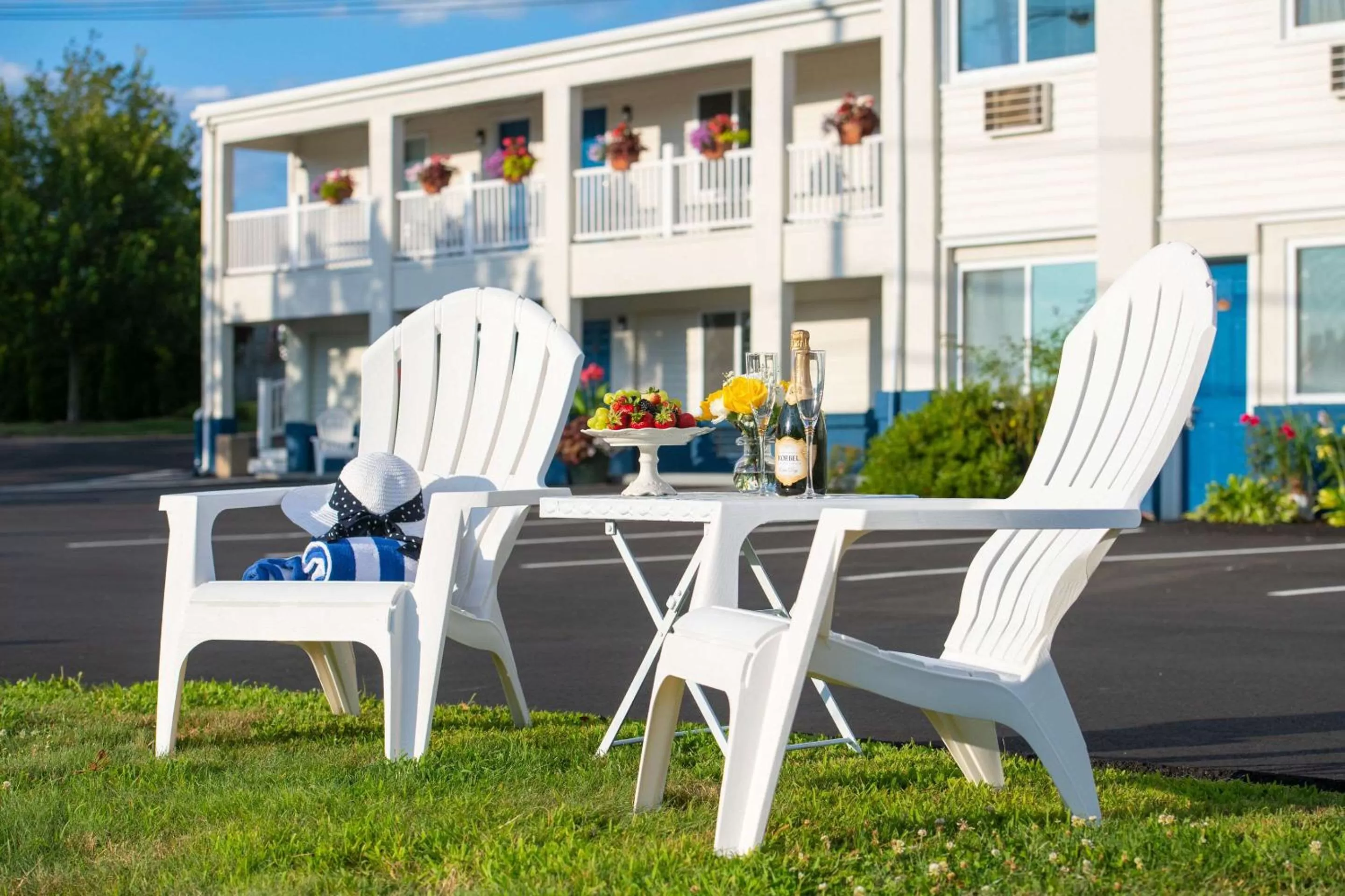 Property building in Rodeway Inn Middletown - Newport