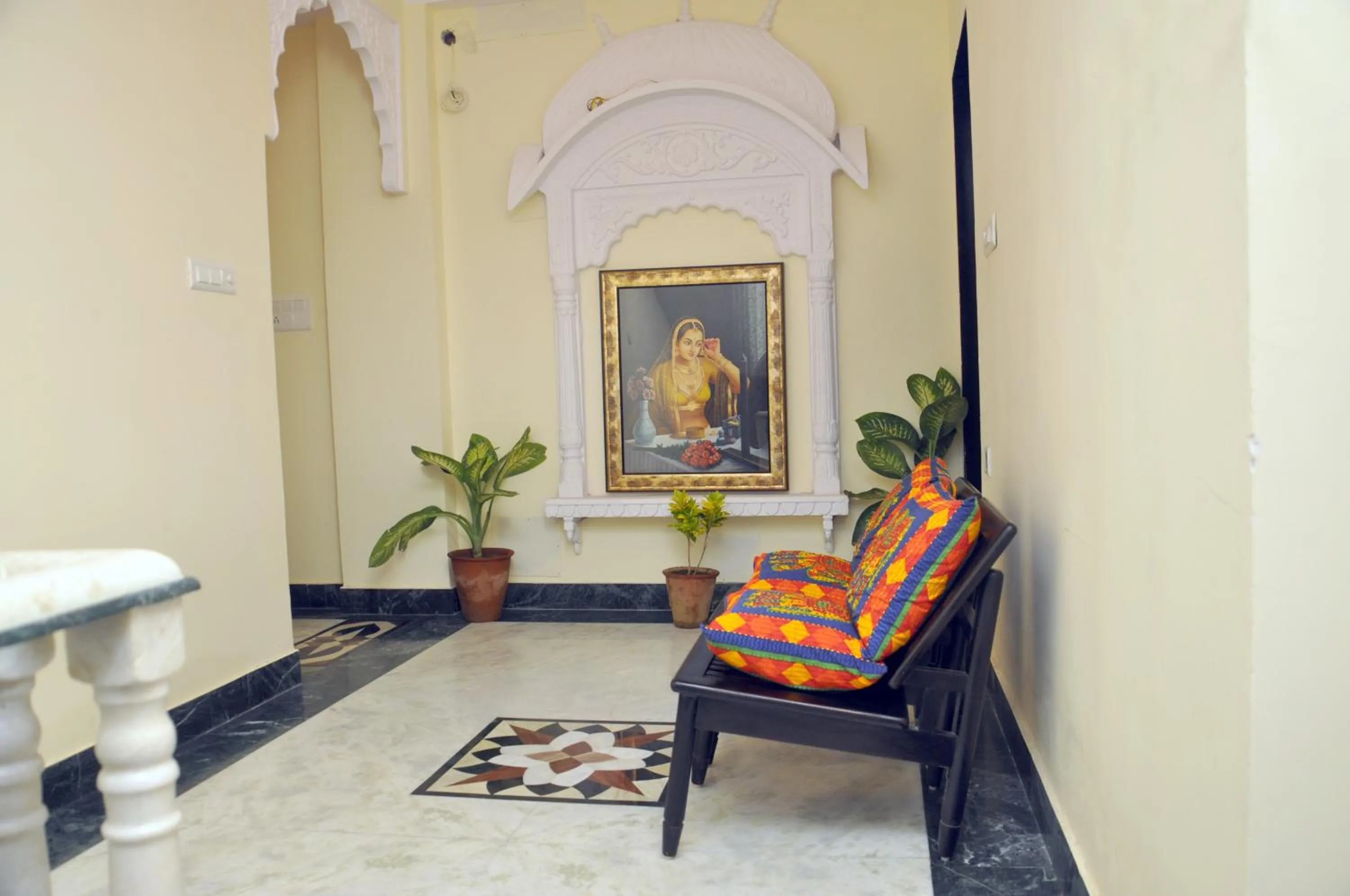 Area and facilities in Nahar Singh Haveli