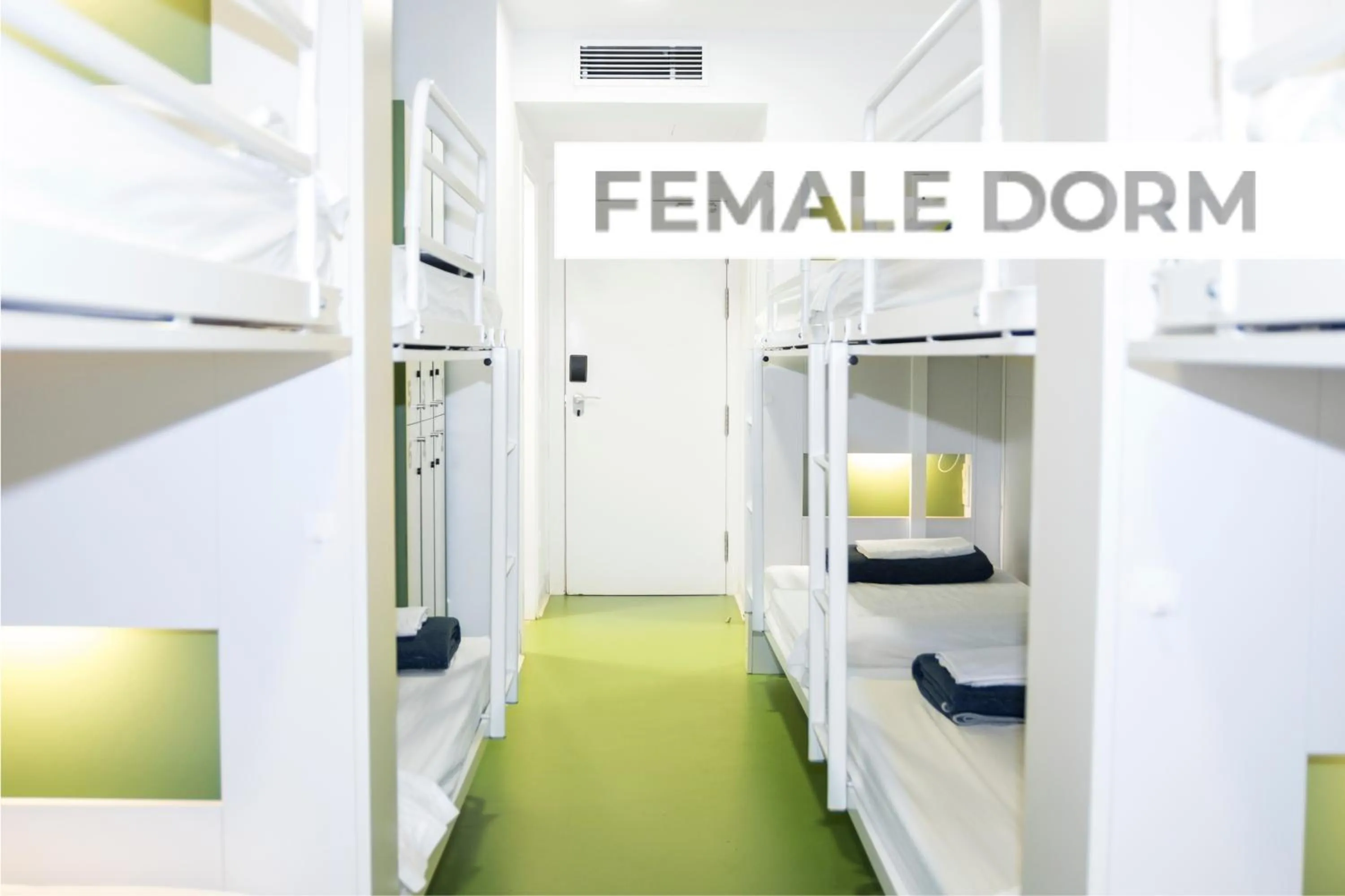 Bed in 10-Bed Female Dorm Ensuite in Sant Jordi Hostels Sagrada Familia