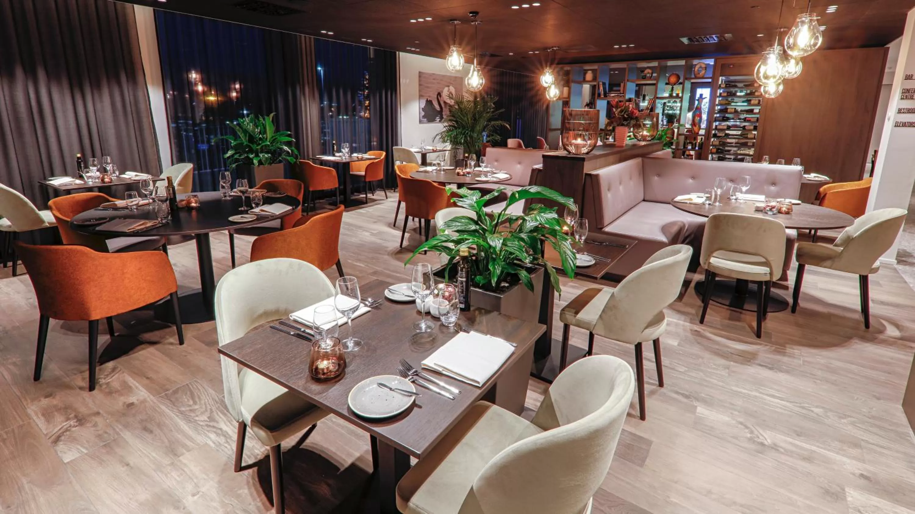 Restaurant/places to eat in Radisson Blu Hotel, Bruges