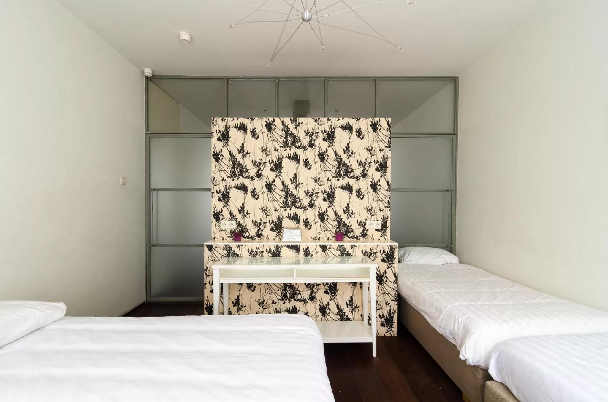 Bedroom, Bed in Marnix Modern: Supercentral 8P