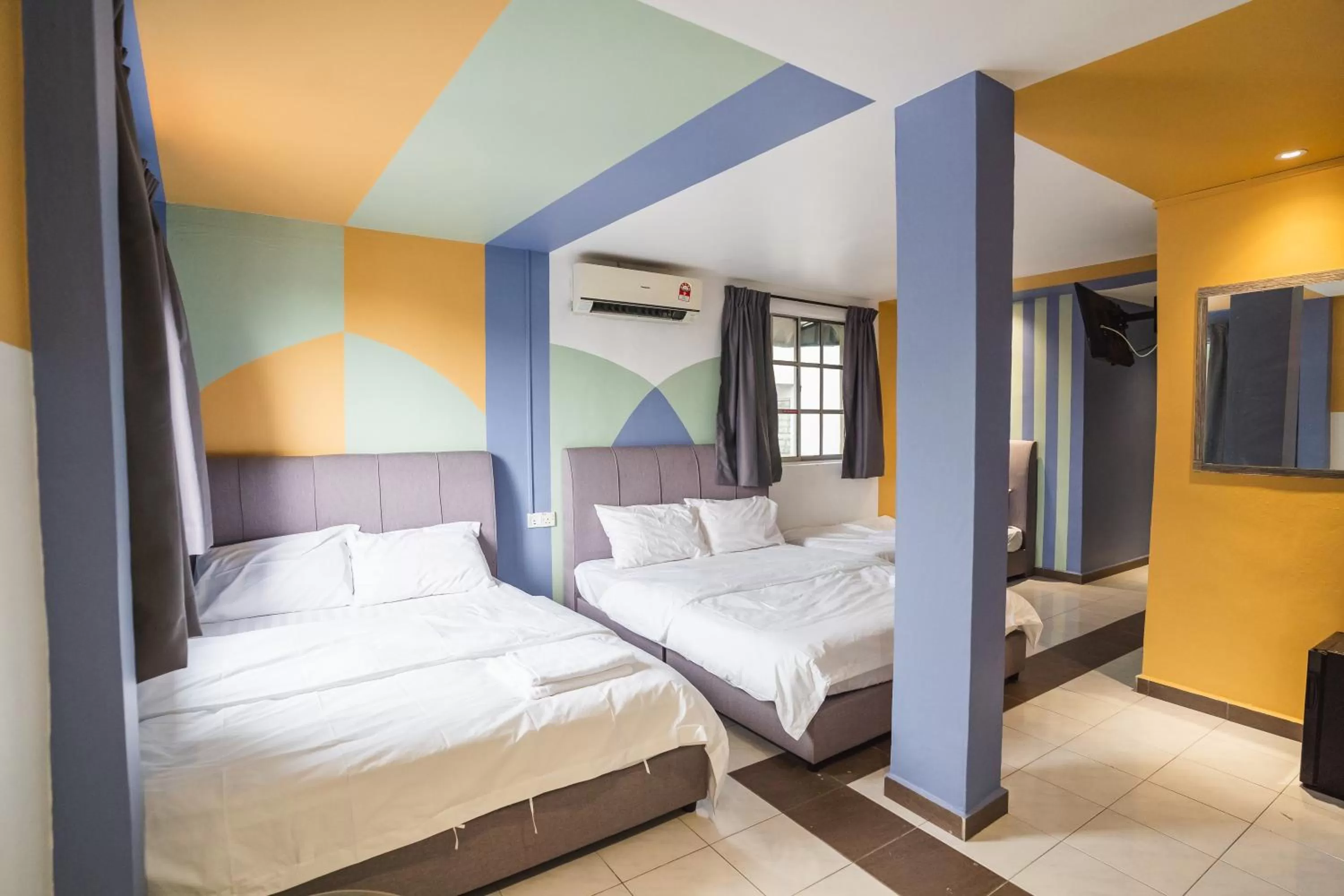 Bed in The Cave By Cactus Hotel Skudai