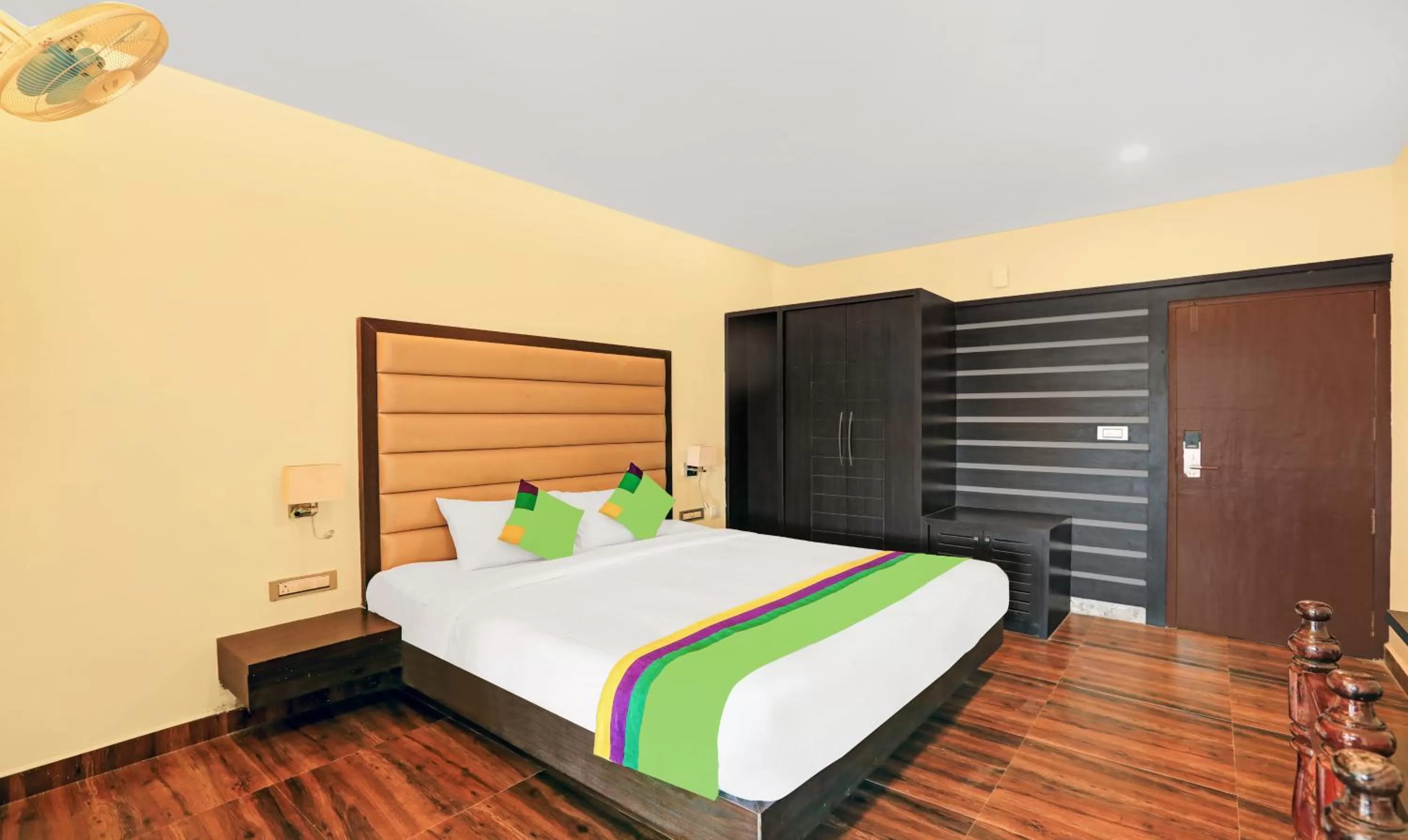 Bedroom, Bed in Treebo Doha King