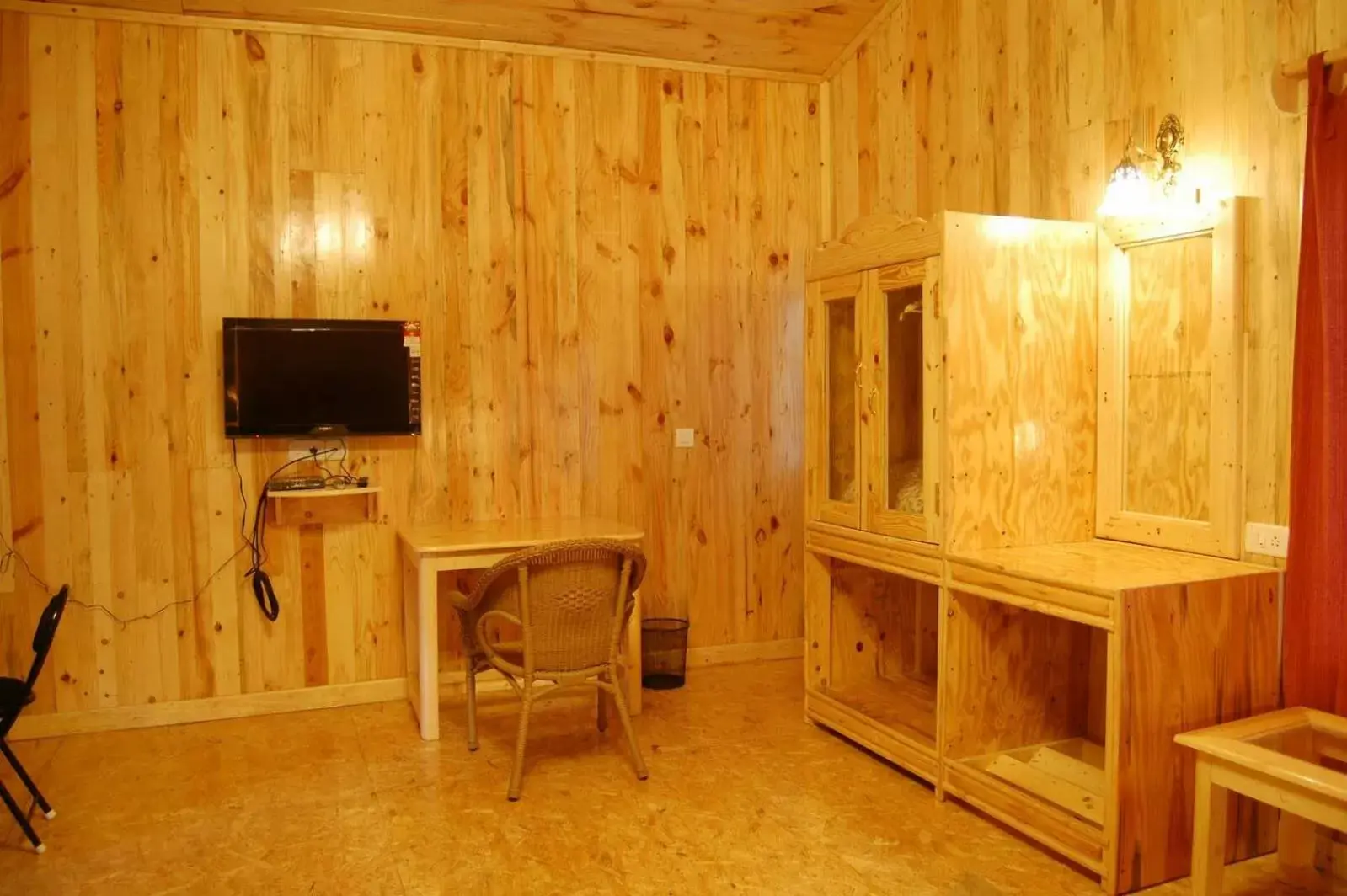 Queen Room in Surya Holidays Kodaikanal Queen Room in Surya Holidays Kodaikanal