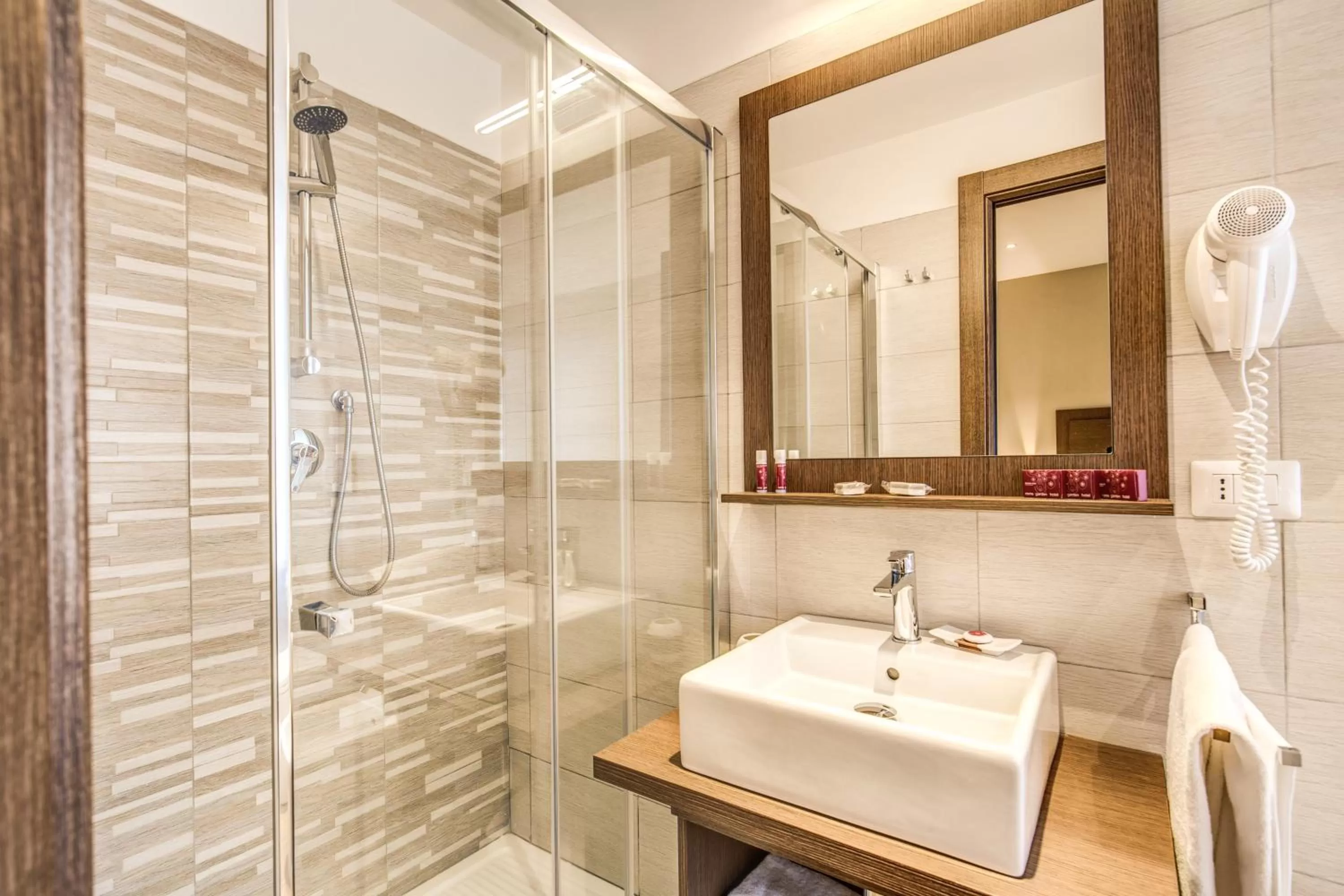 Bathroom in Rome Garden Hotel