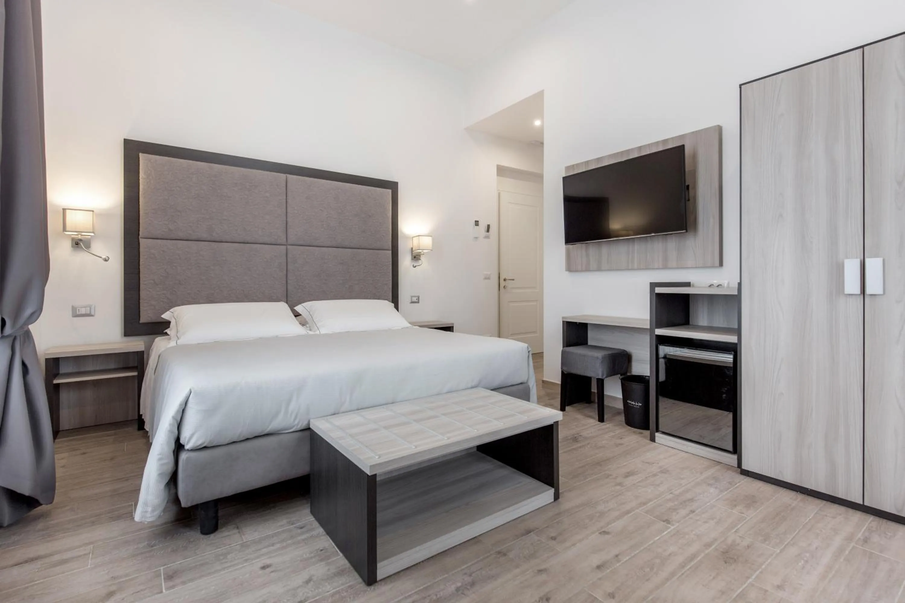 TV and multimedia, Bed in Apollo Guest House