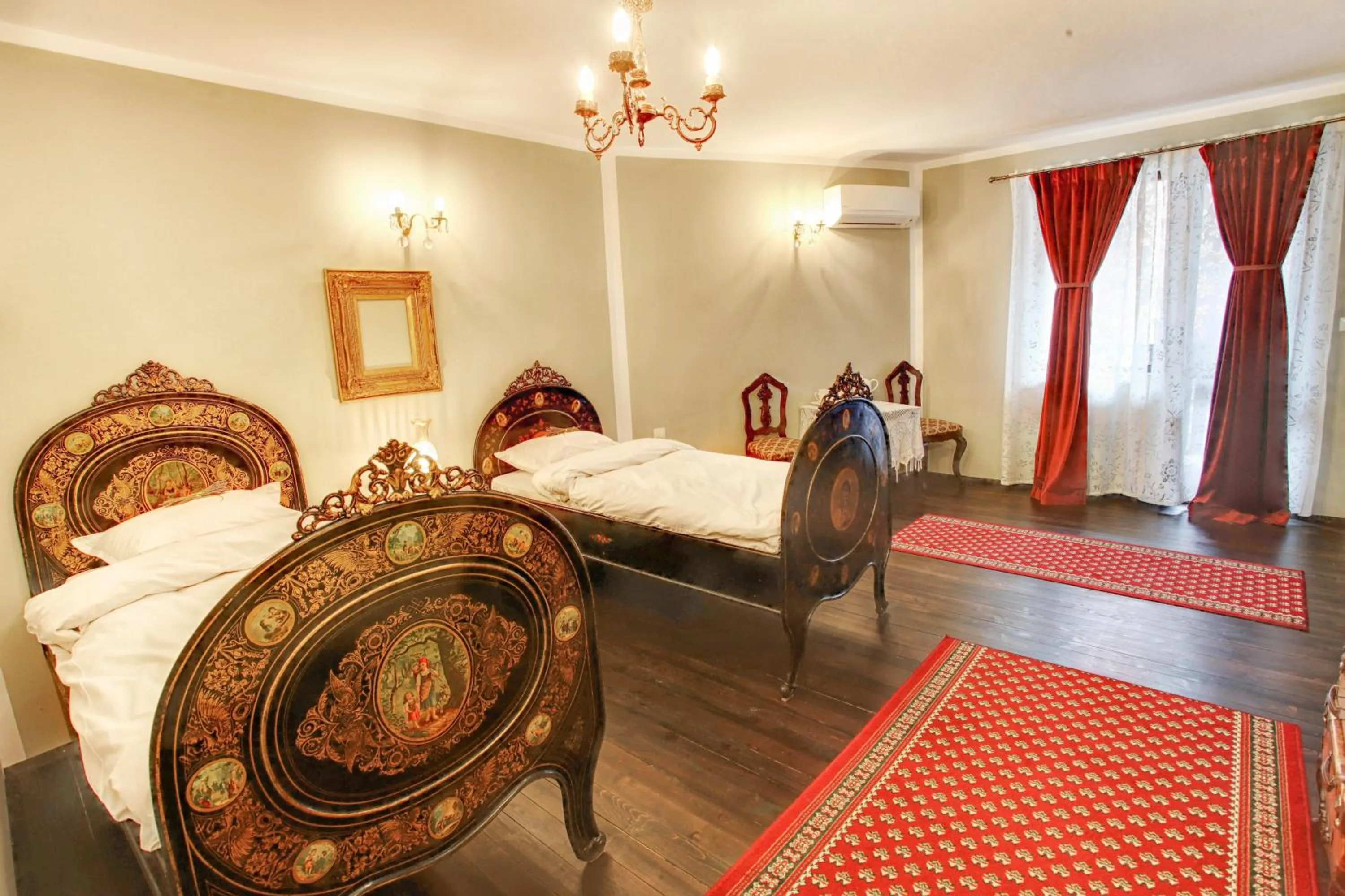 Bed in Hotel Evmolpia