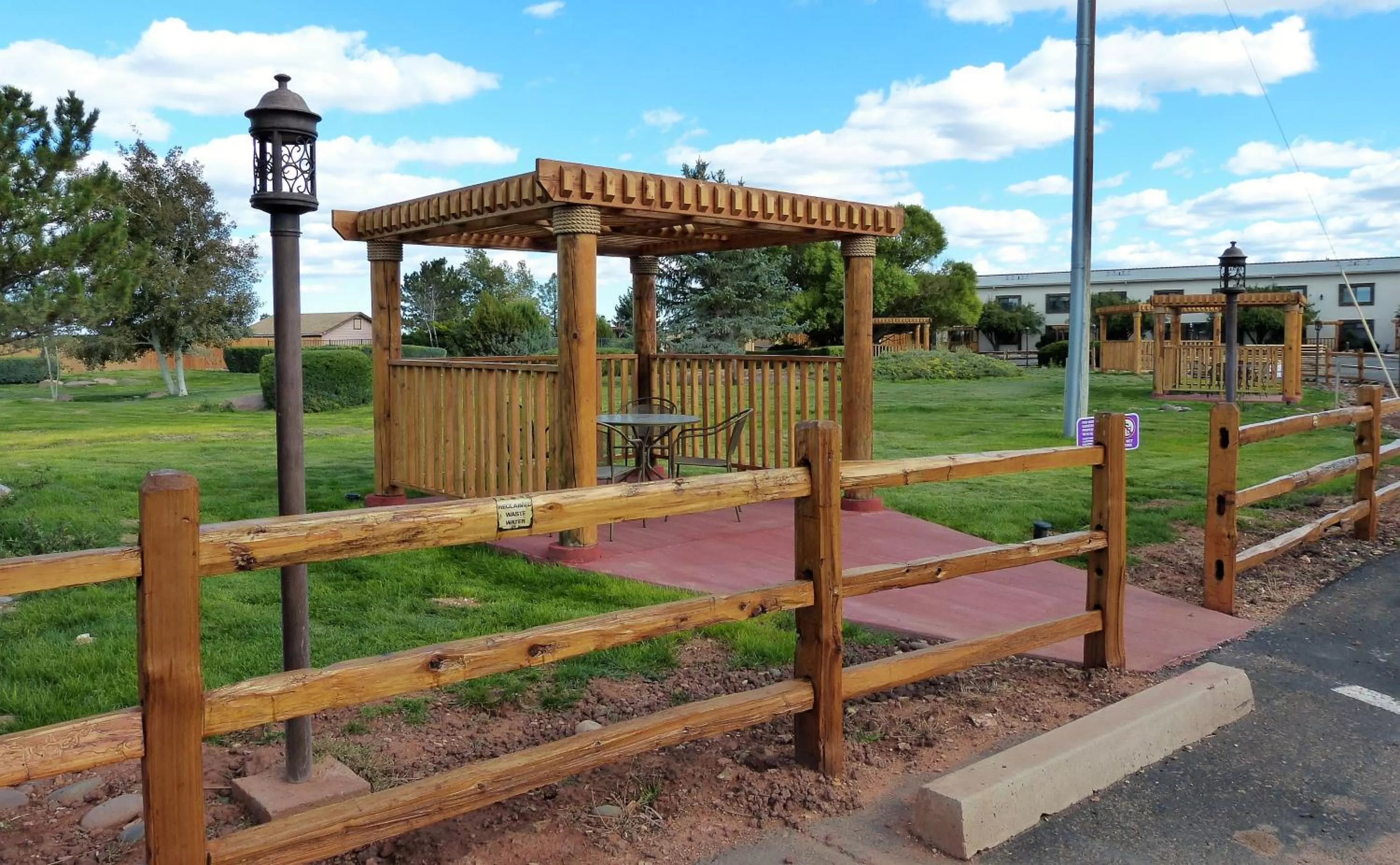 Balcony/Terrace in Grand Canyon Inn and Motel - South Rim Entrance