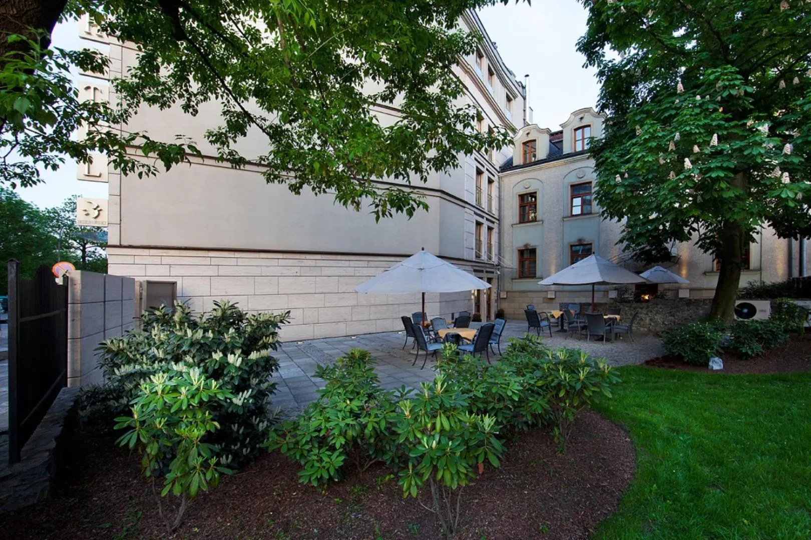 Restaurant/places to eat in Blue Swan