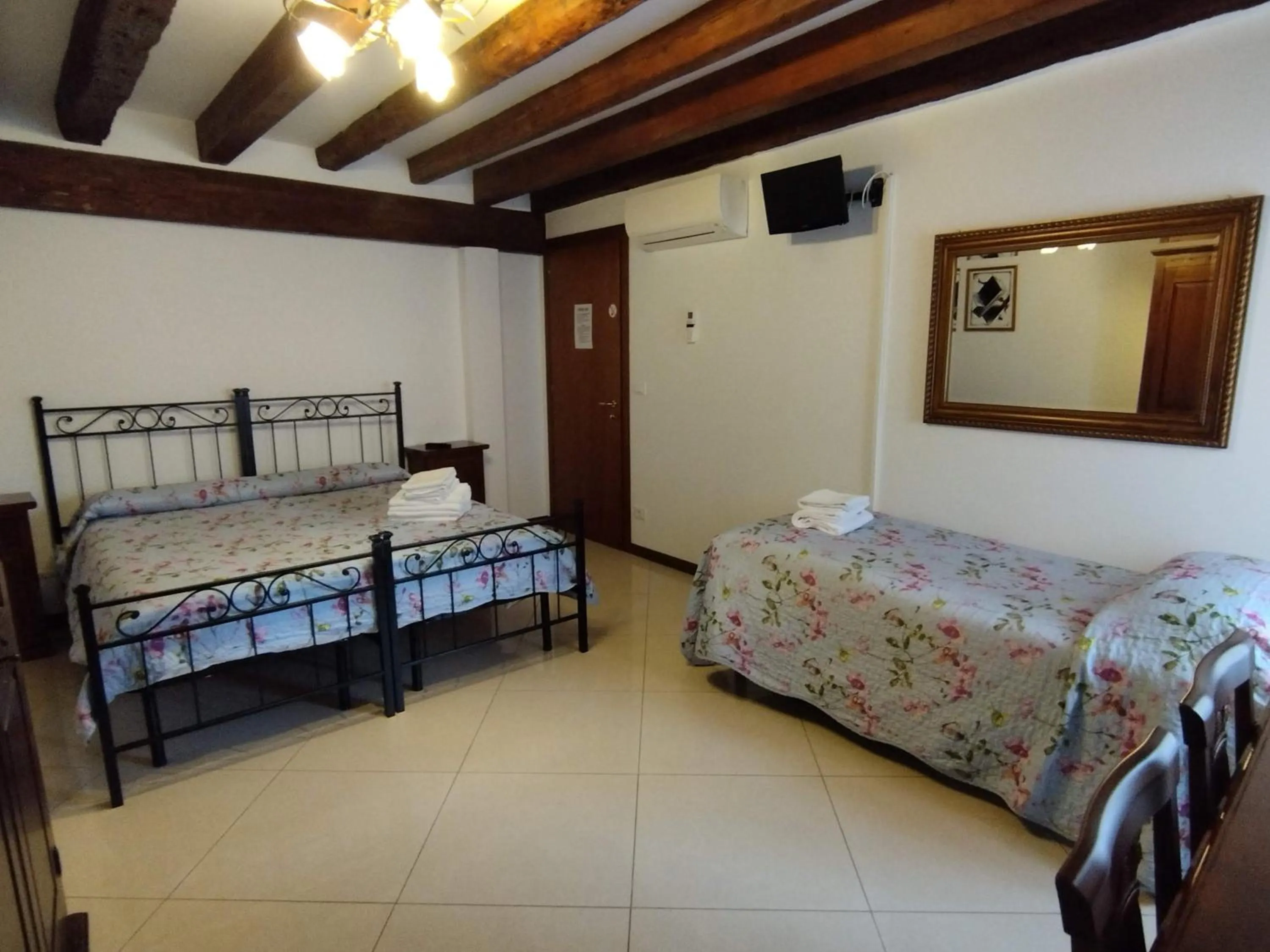 Bed in Sweet Venice - rooms & apartments