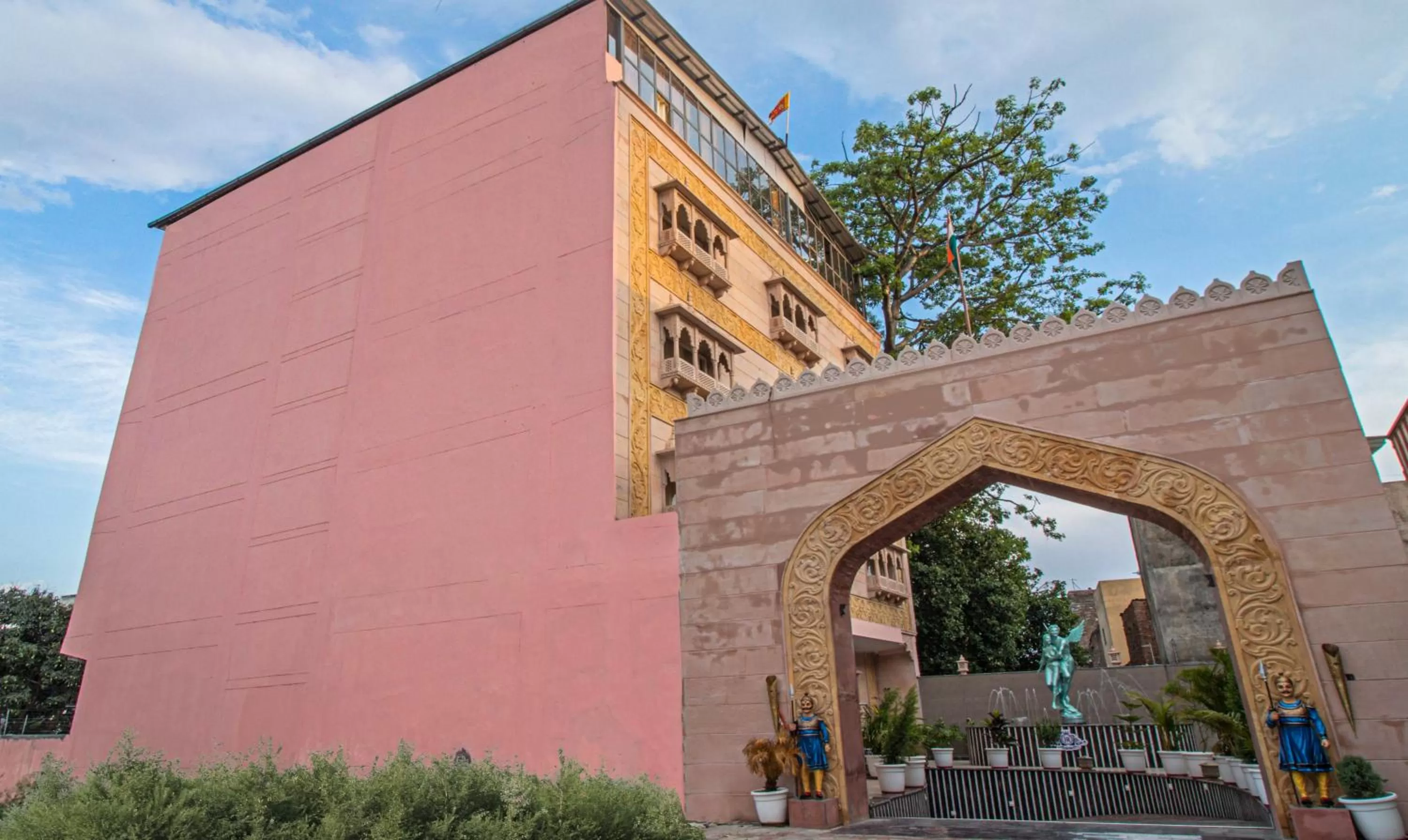 Property Building in Treebo Trend Haveli Resort Roots Bhupatwala