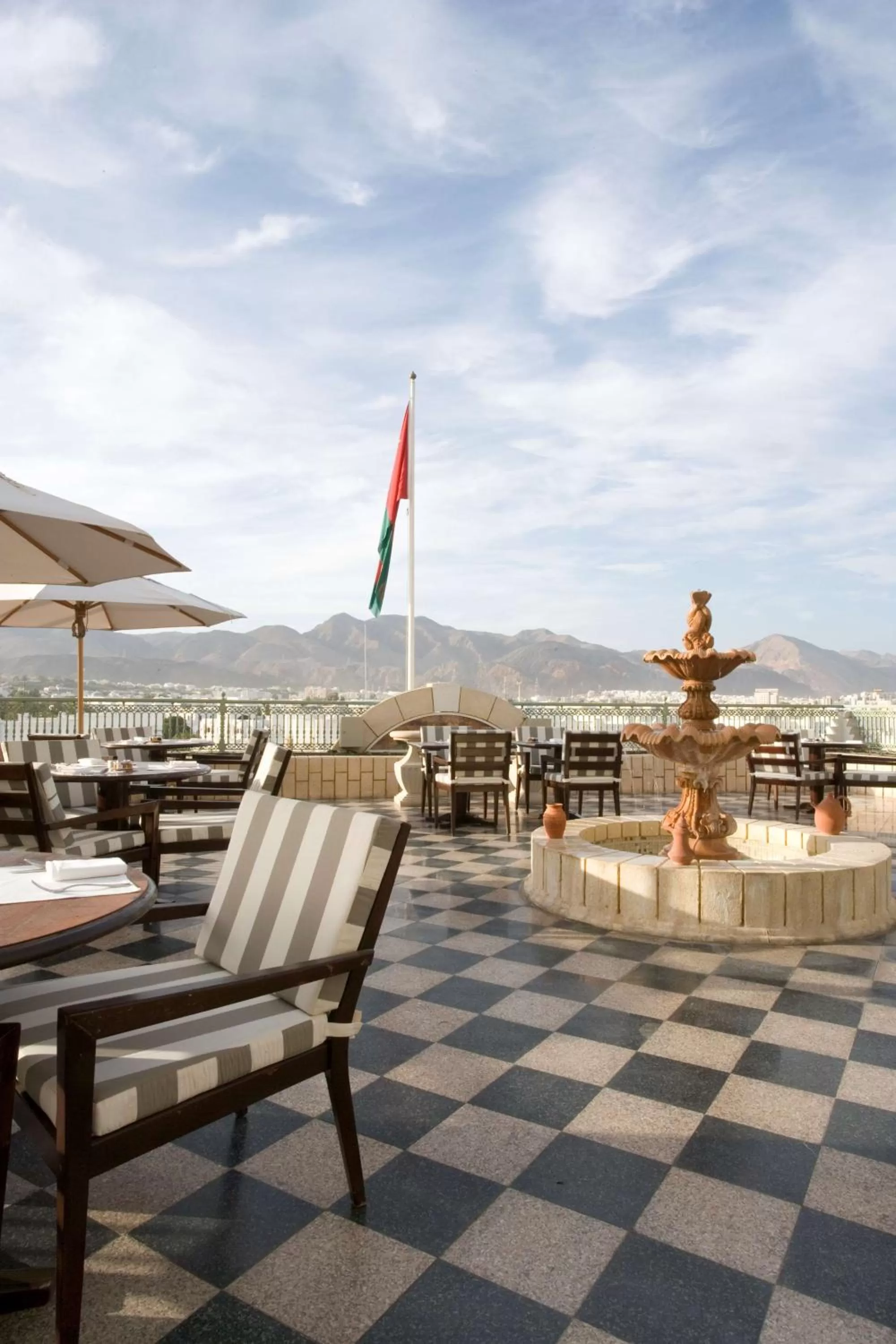 Lounge or bar in Grand Hyatt Muscat