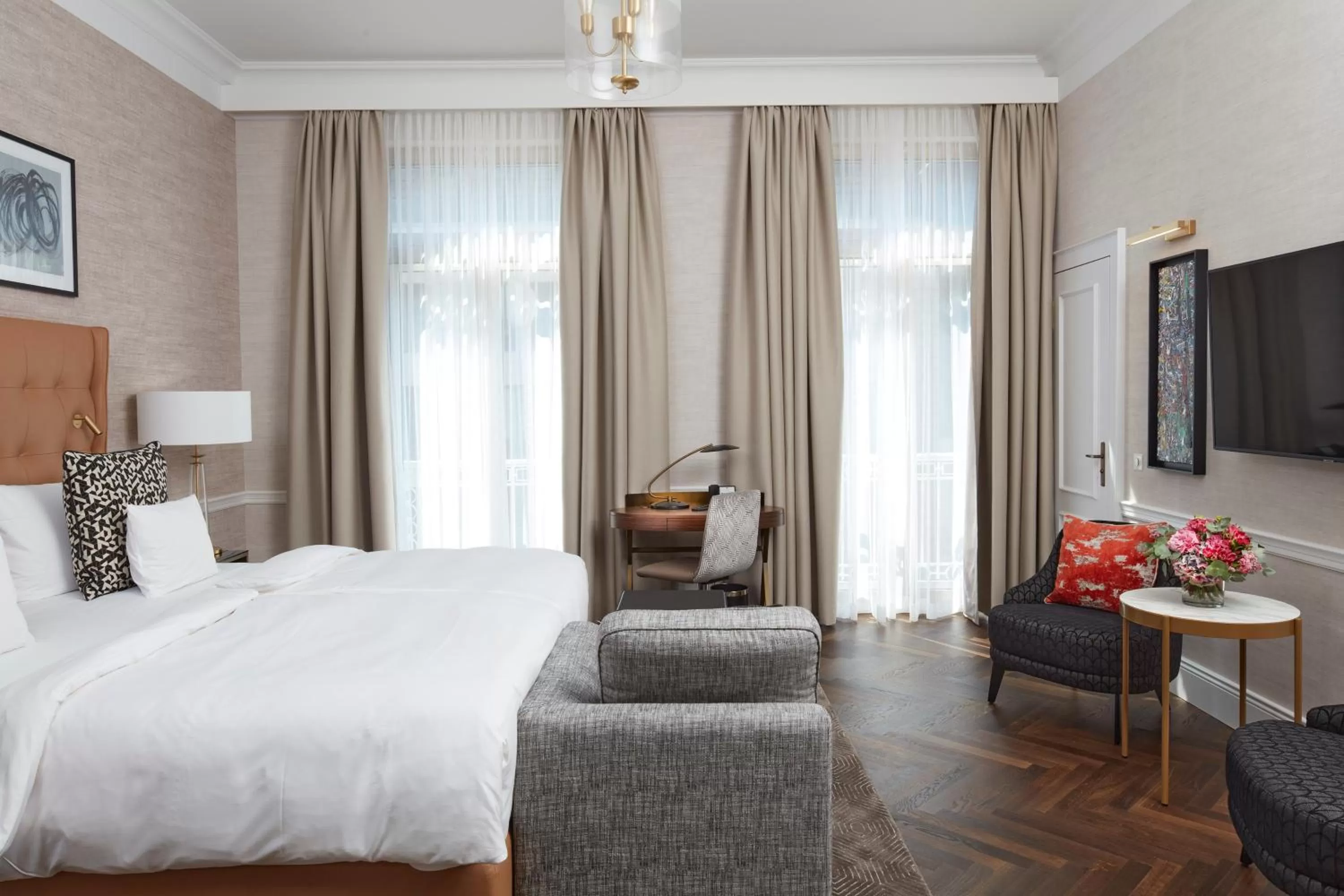 Photo of the whole room, Bed in Steigenberger Icon Parkhotel Düsseldorf