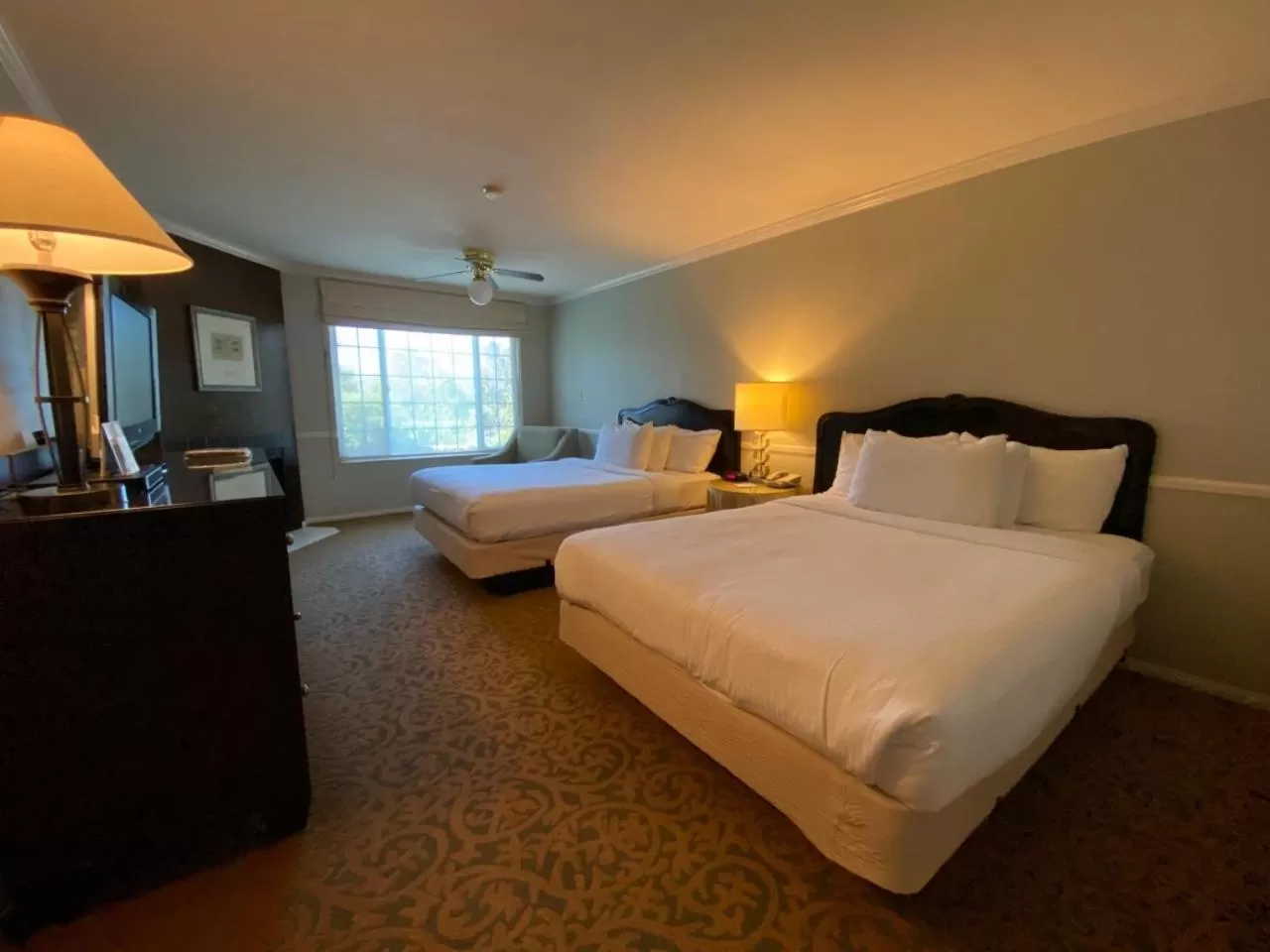 Deluxe Two Queens Room in The Morgan San Simeon - Cambria by Hearst Castle