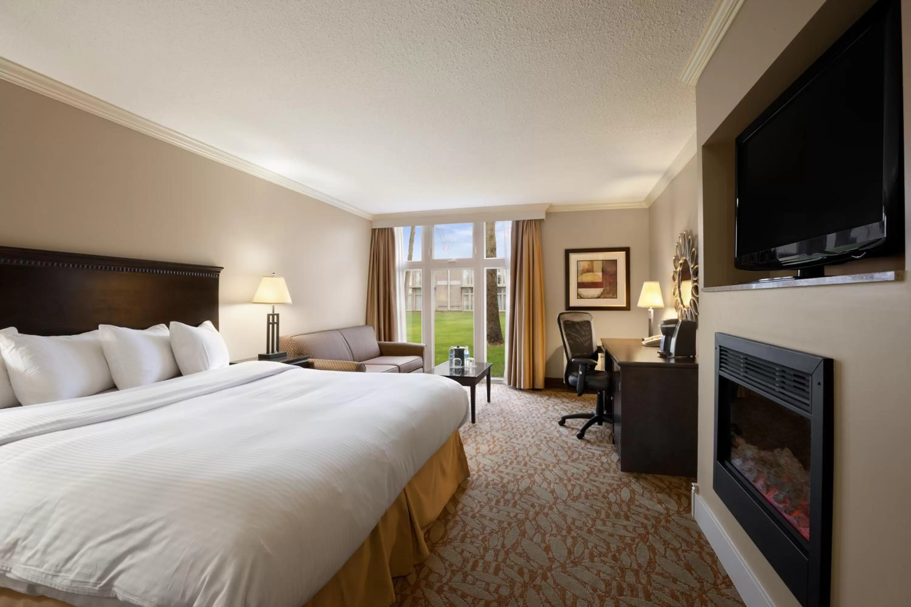 Day, Bed in Ramada by Wyndham Cornwall