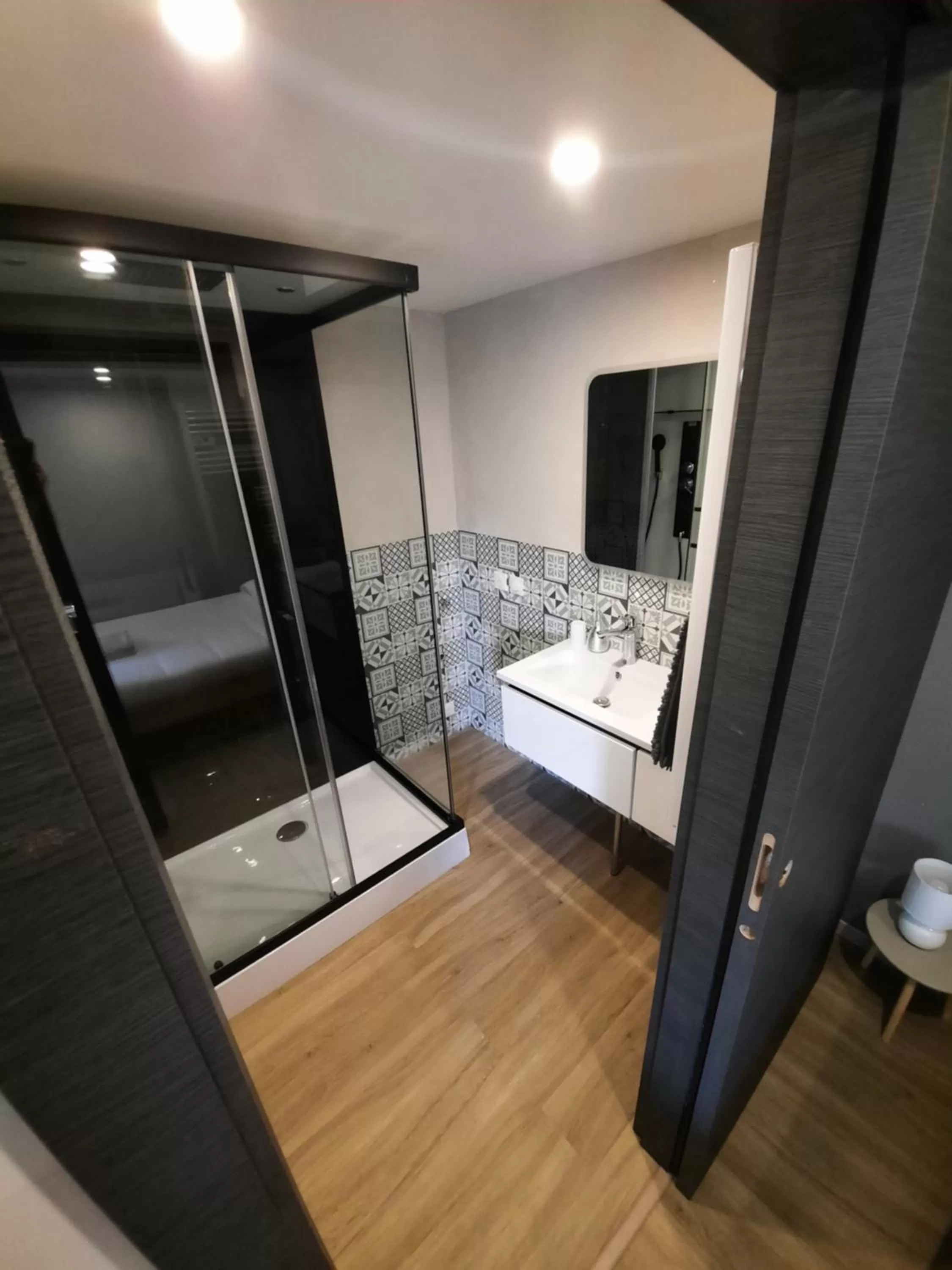 Bathroom in Chambre d'hôte et gîte chez Thomas et John