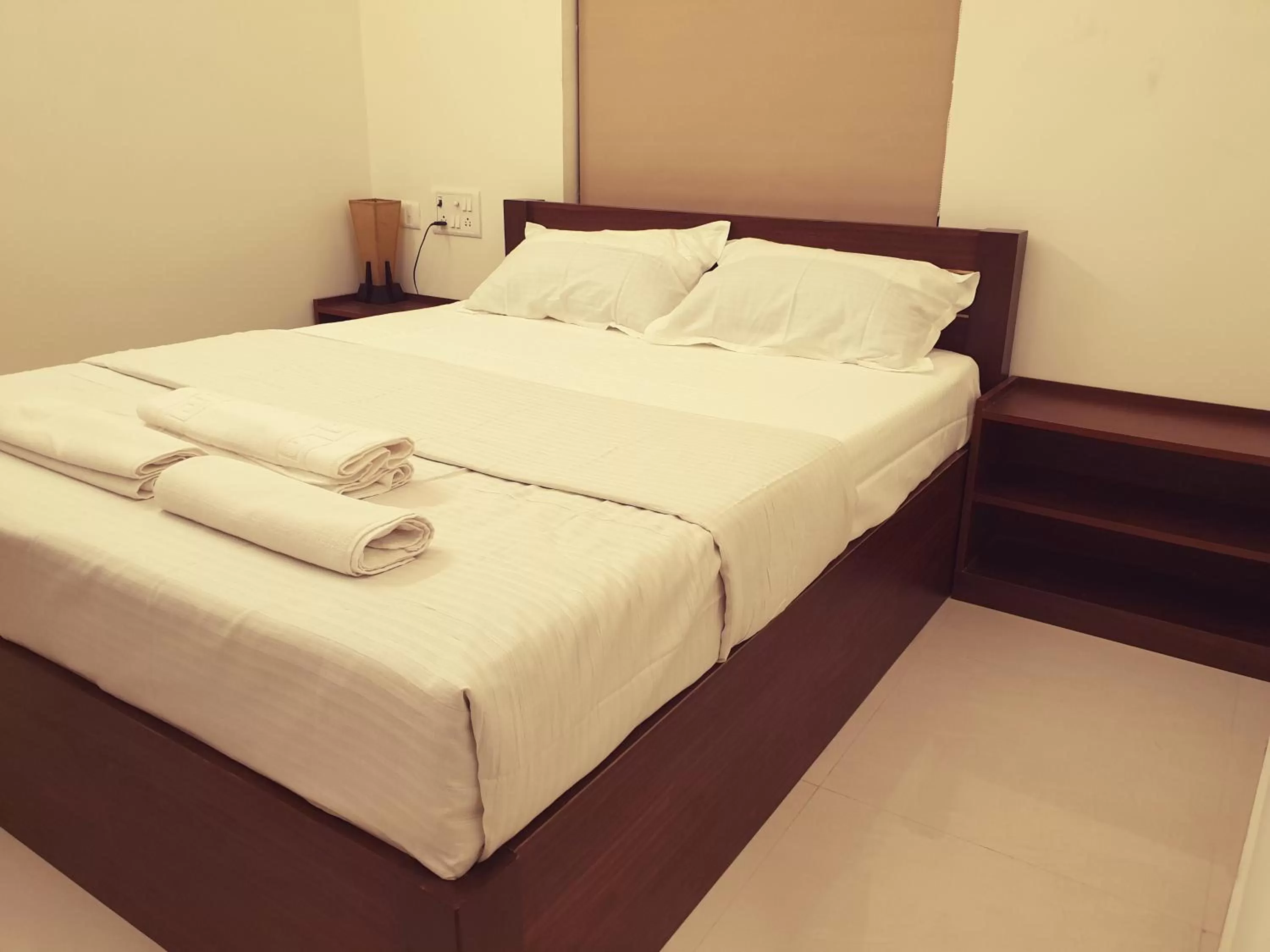 Bedroom, Bed in Chippy Inn