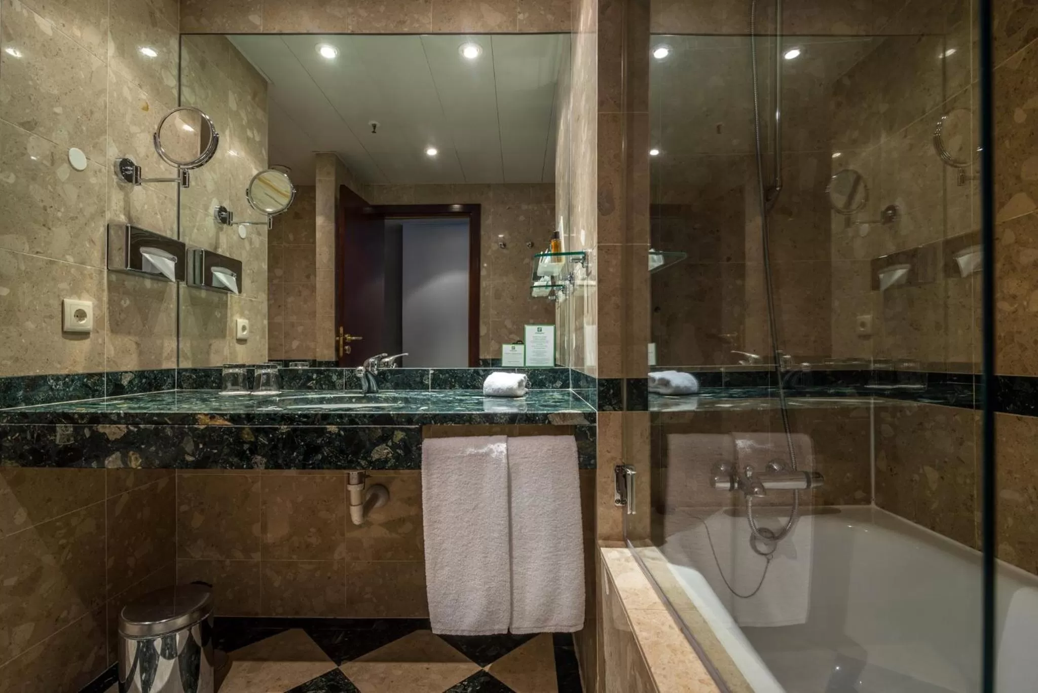 Bathroom in Holiday Inn Porto Gaia by IHG