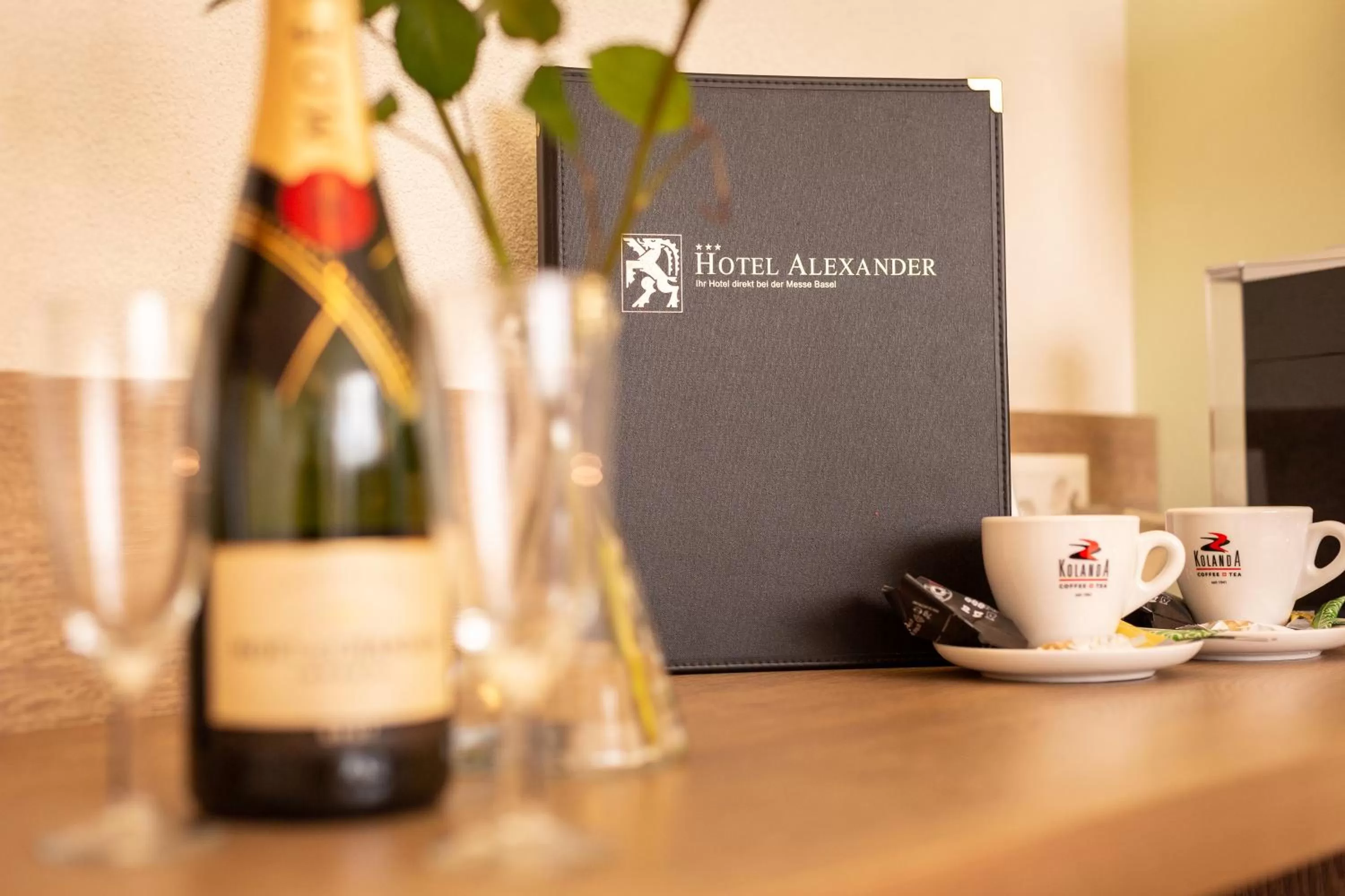 Coffee/tea facilities in Hotel Alexander