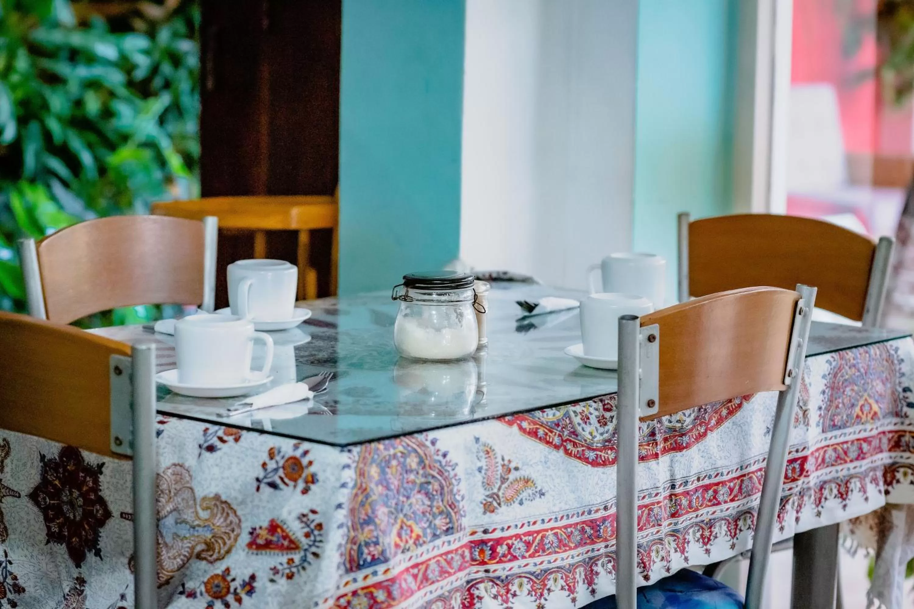 Restaurant/places to eat in Hostal Antares