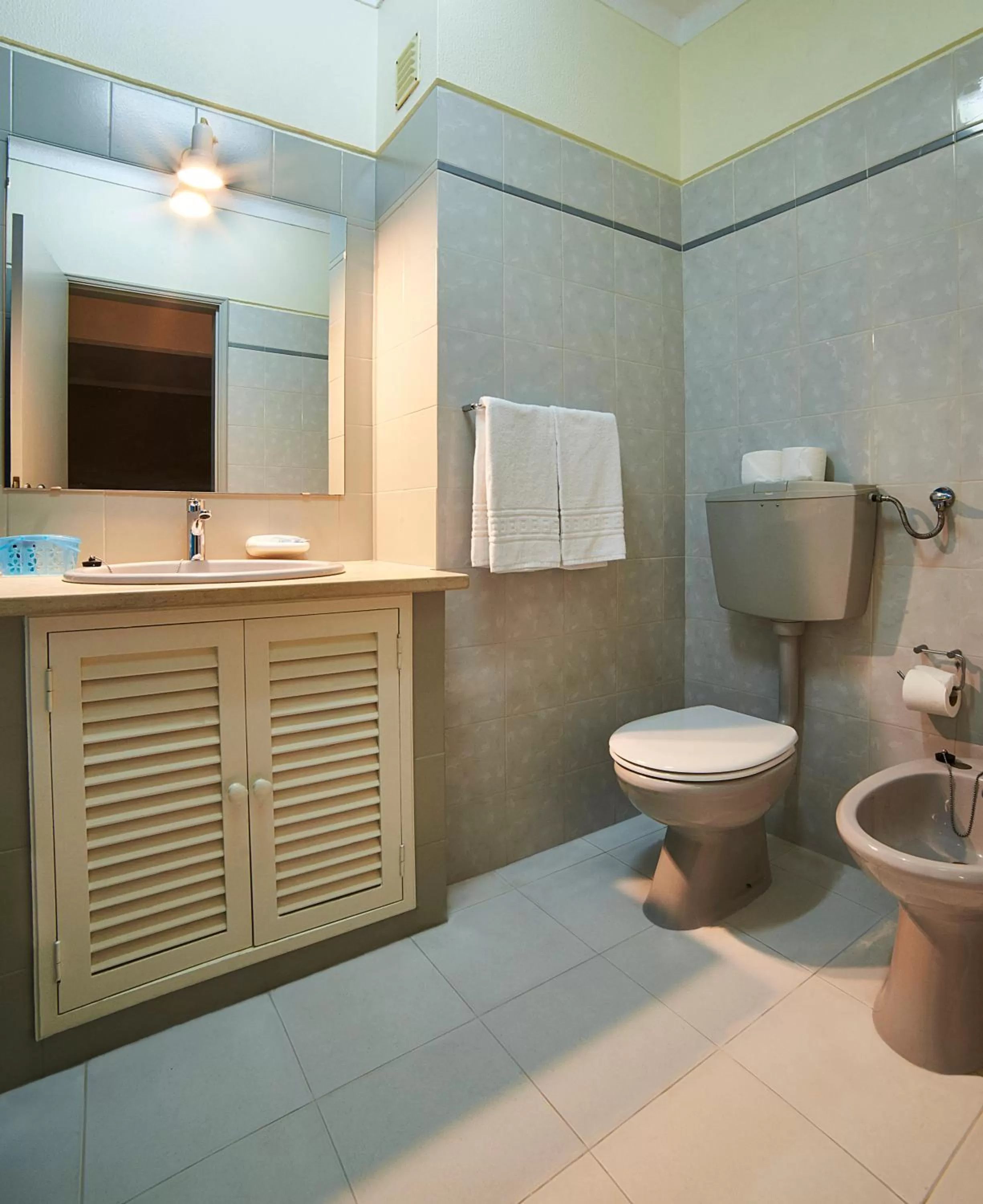 Shower in RR Club Amarilis