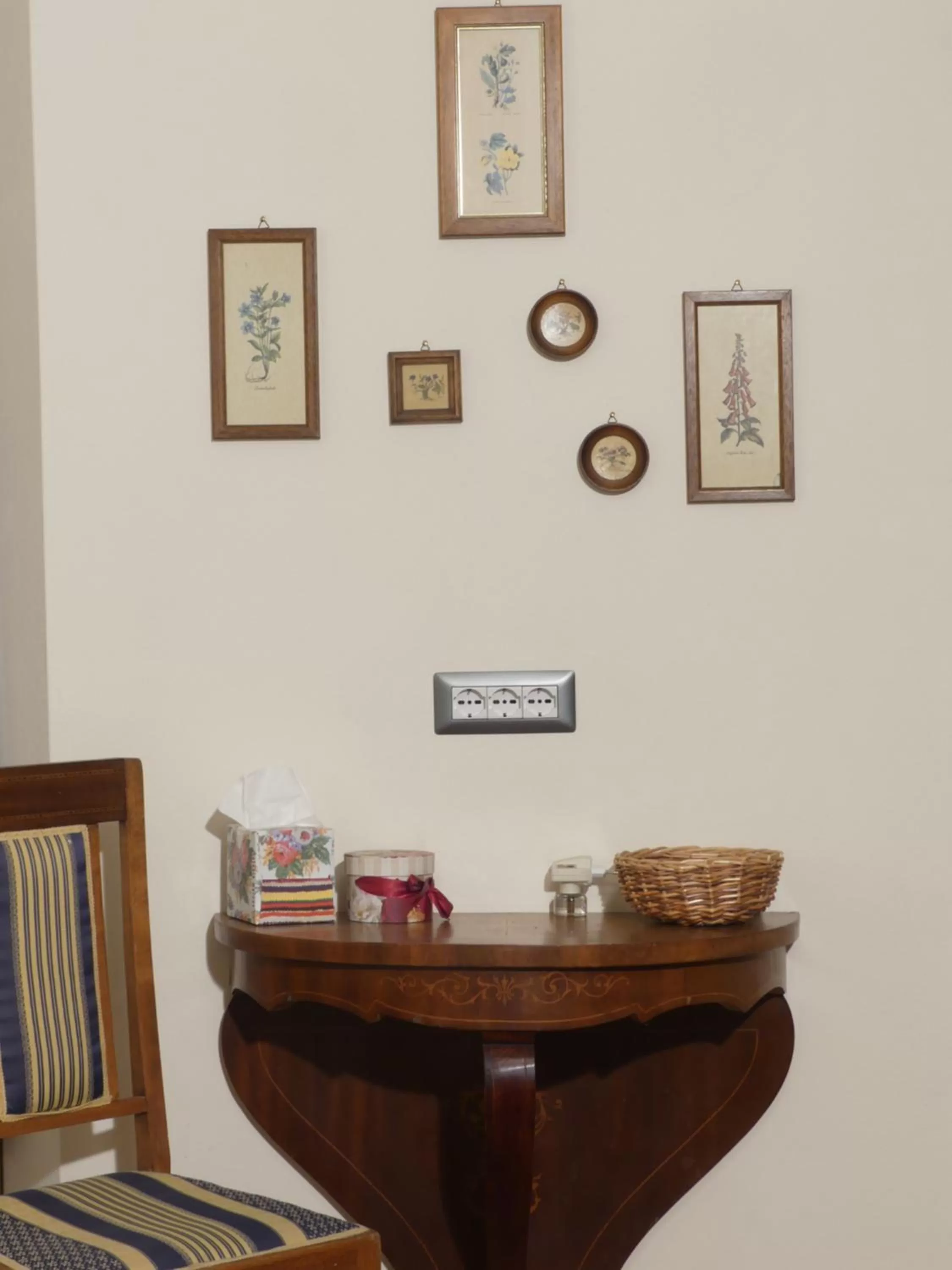 Seating area in Helichrysum