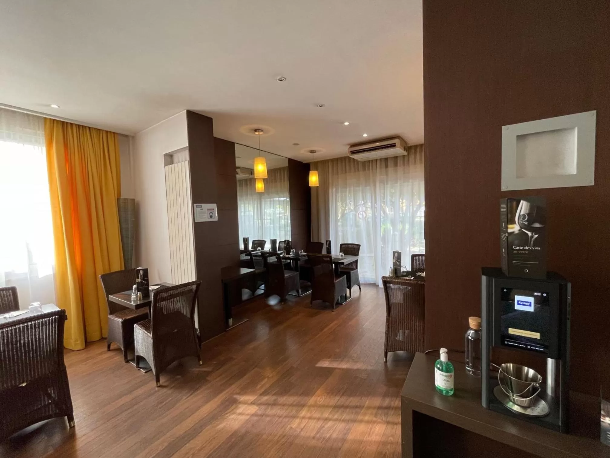 Restaurant/places to eat in Kyriad Grenoble Centre