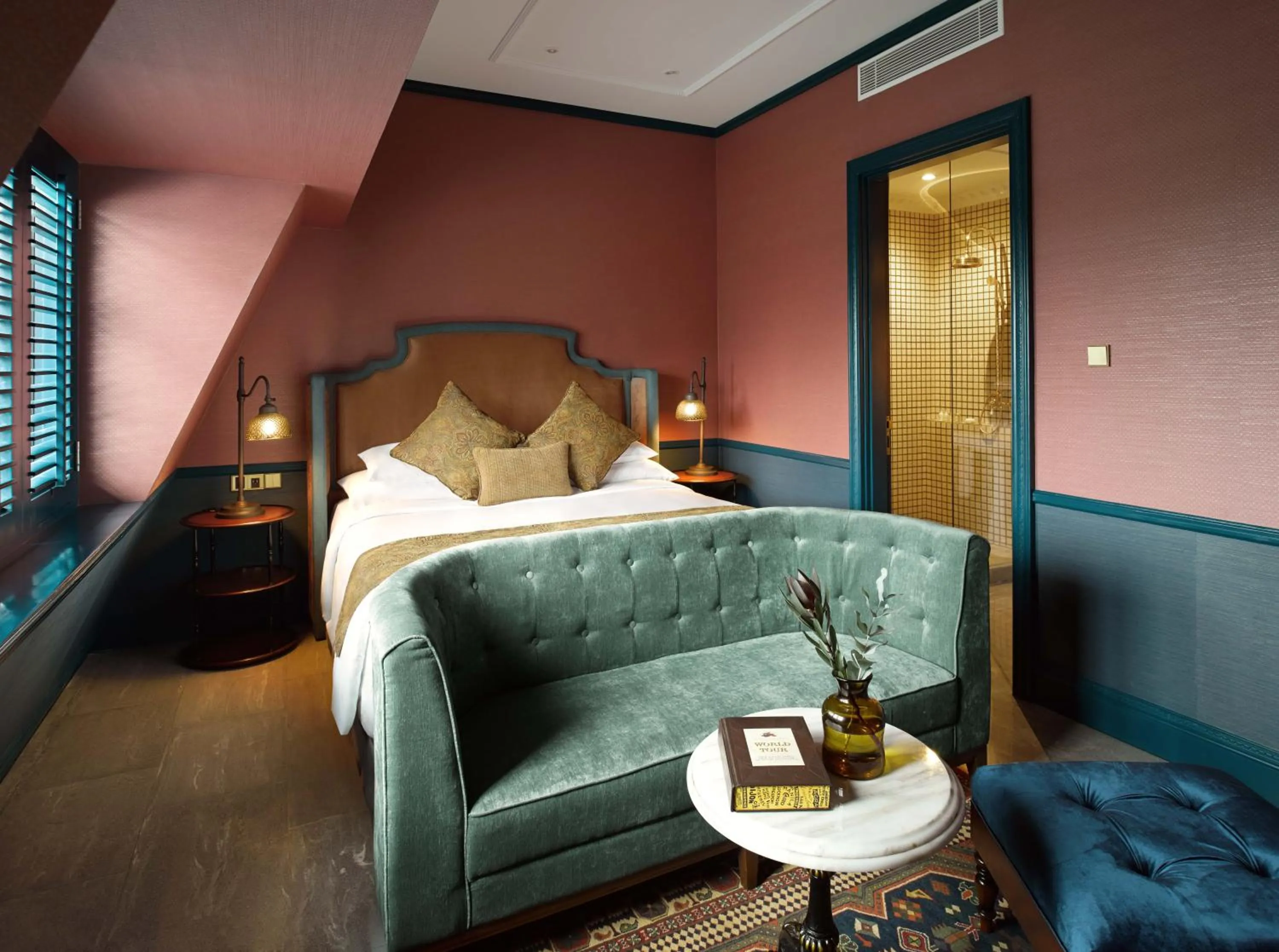 Bedroom, Bed in The Gunawarman